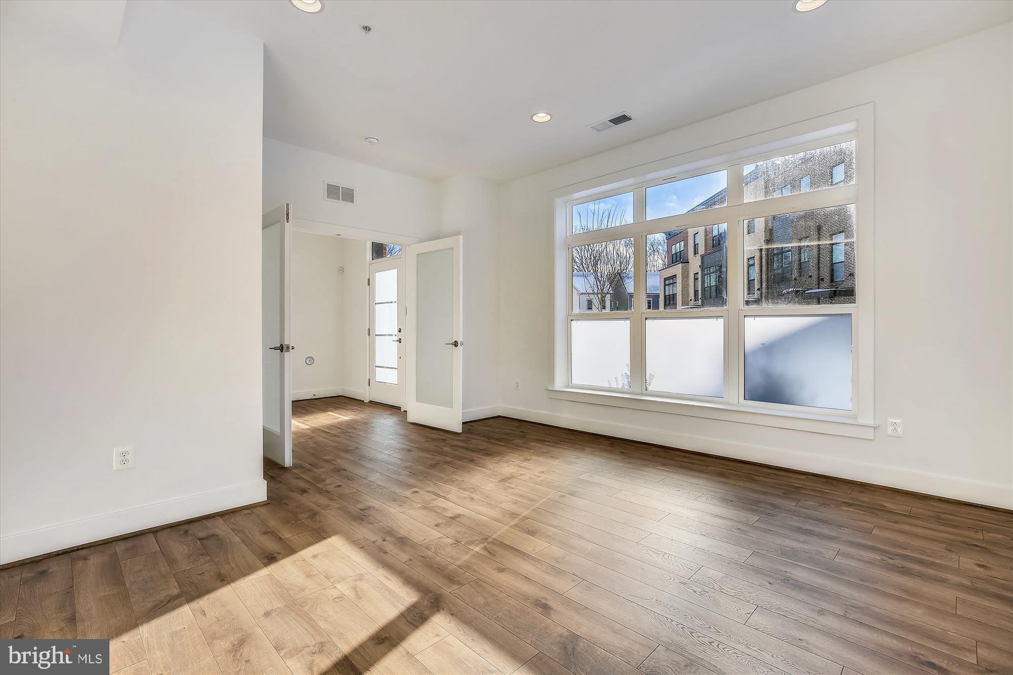 TOWER OAKS - Residential