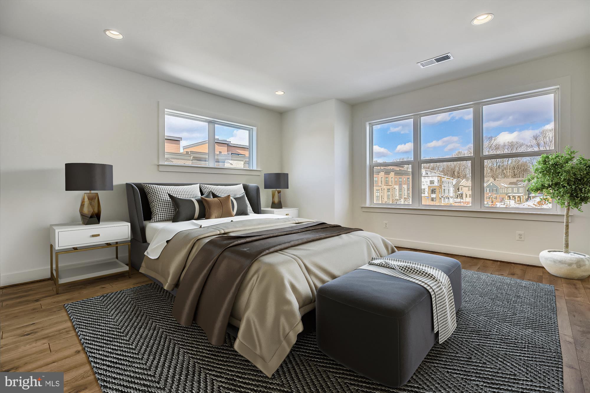 TOWER OAKS - Residential