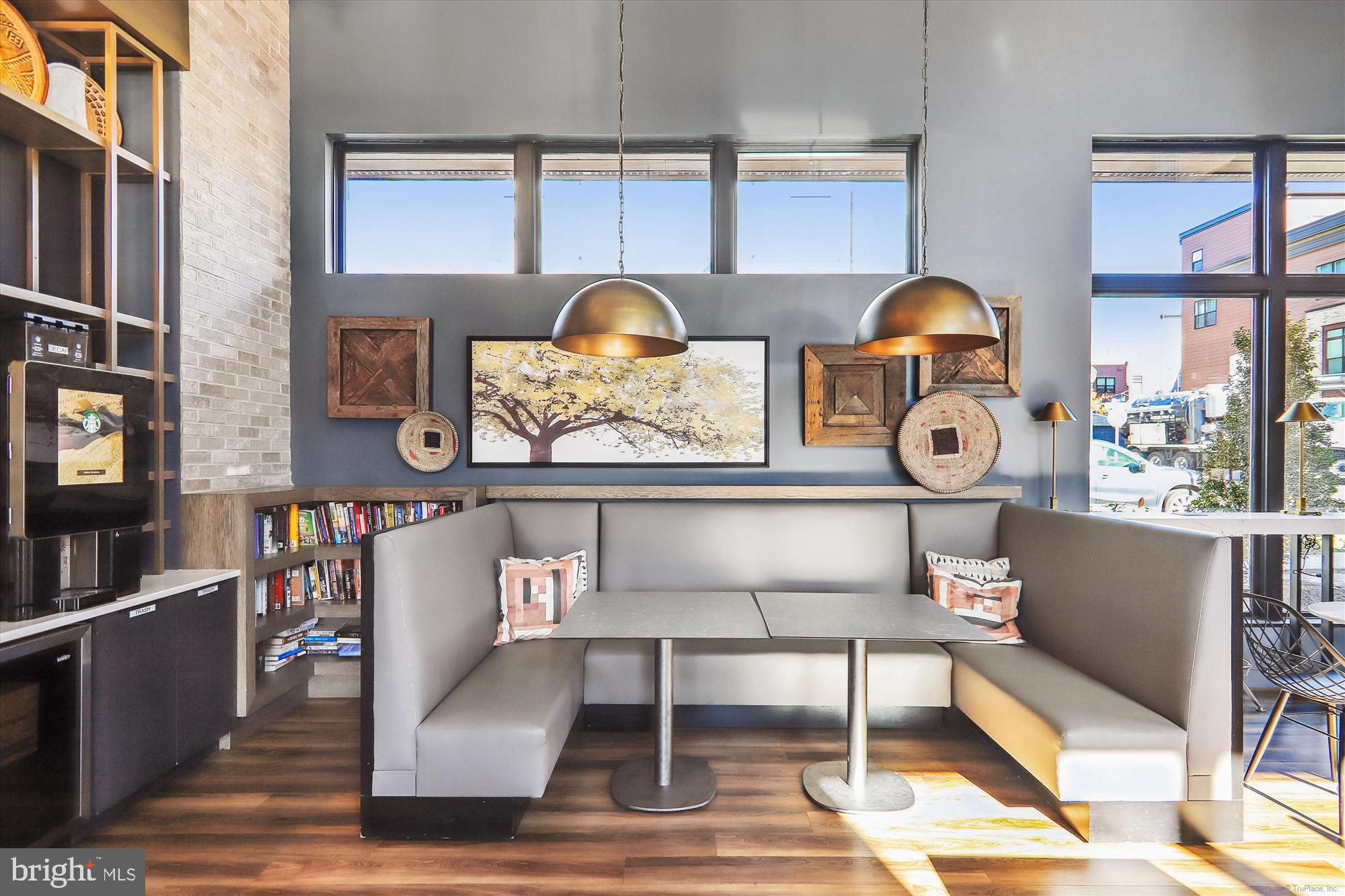 TOWER OAKS - Residential