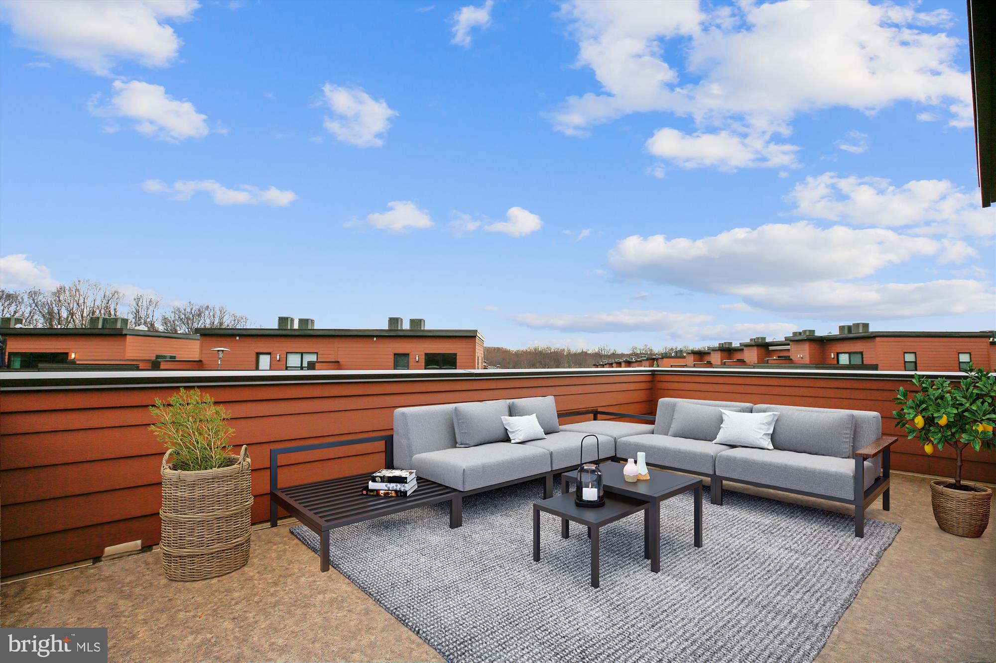 TOWER OAKS - Residential