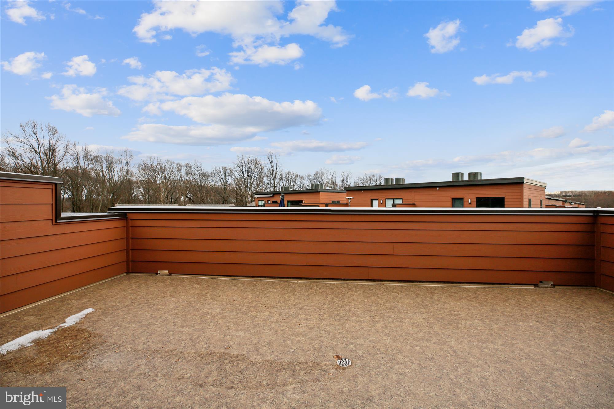 TOWER OAKS - Residential