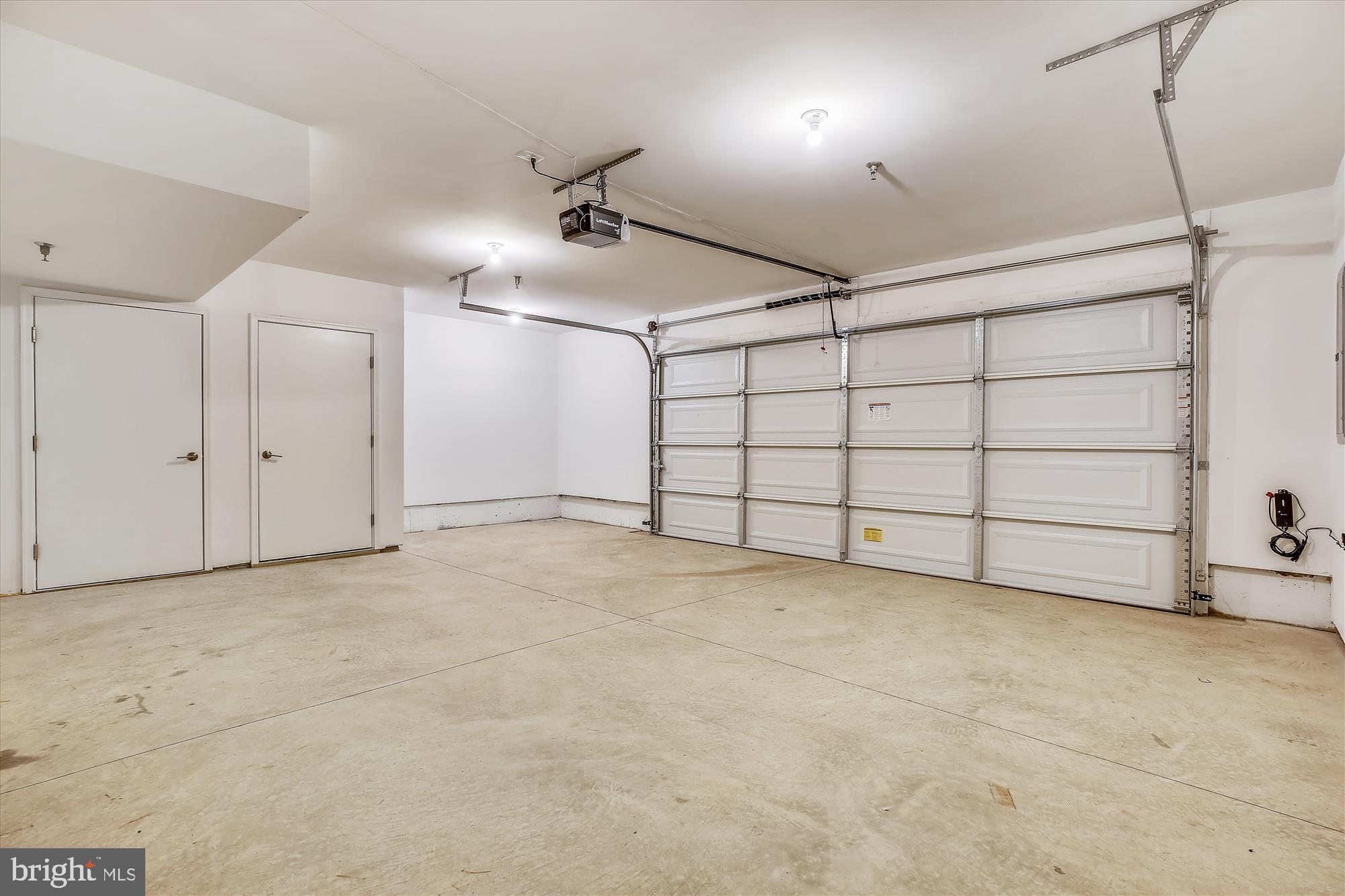 TOWER OAKS - Residential