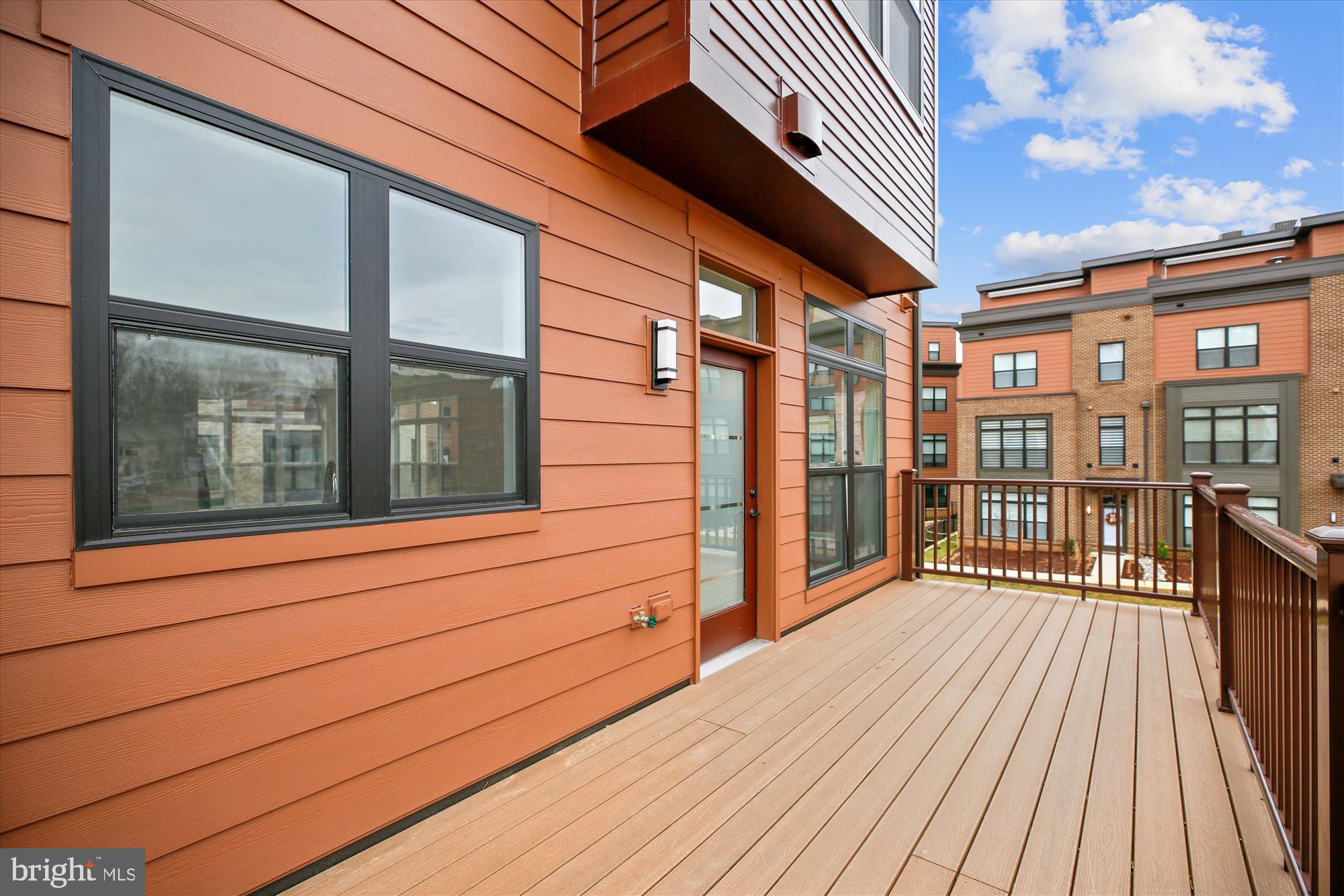 TOWER OAKS - Residential