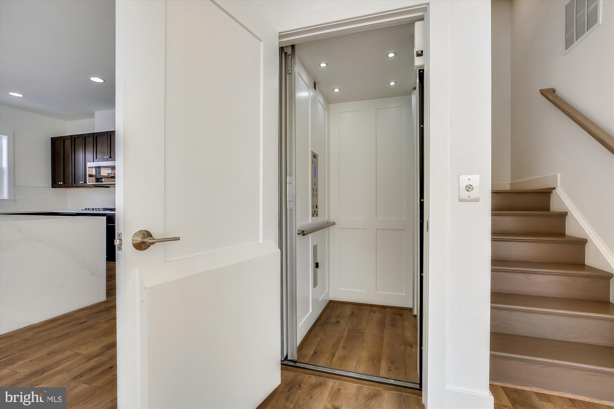 TOWER OAKS - Residential