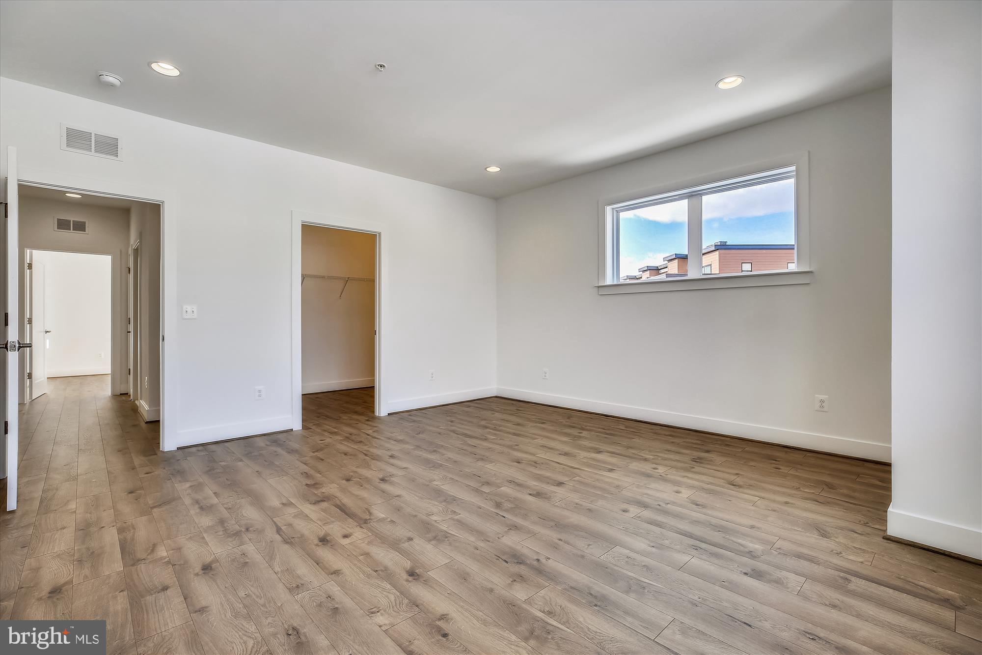 TOWER OAKS - Residential