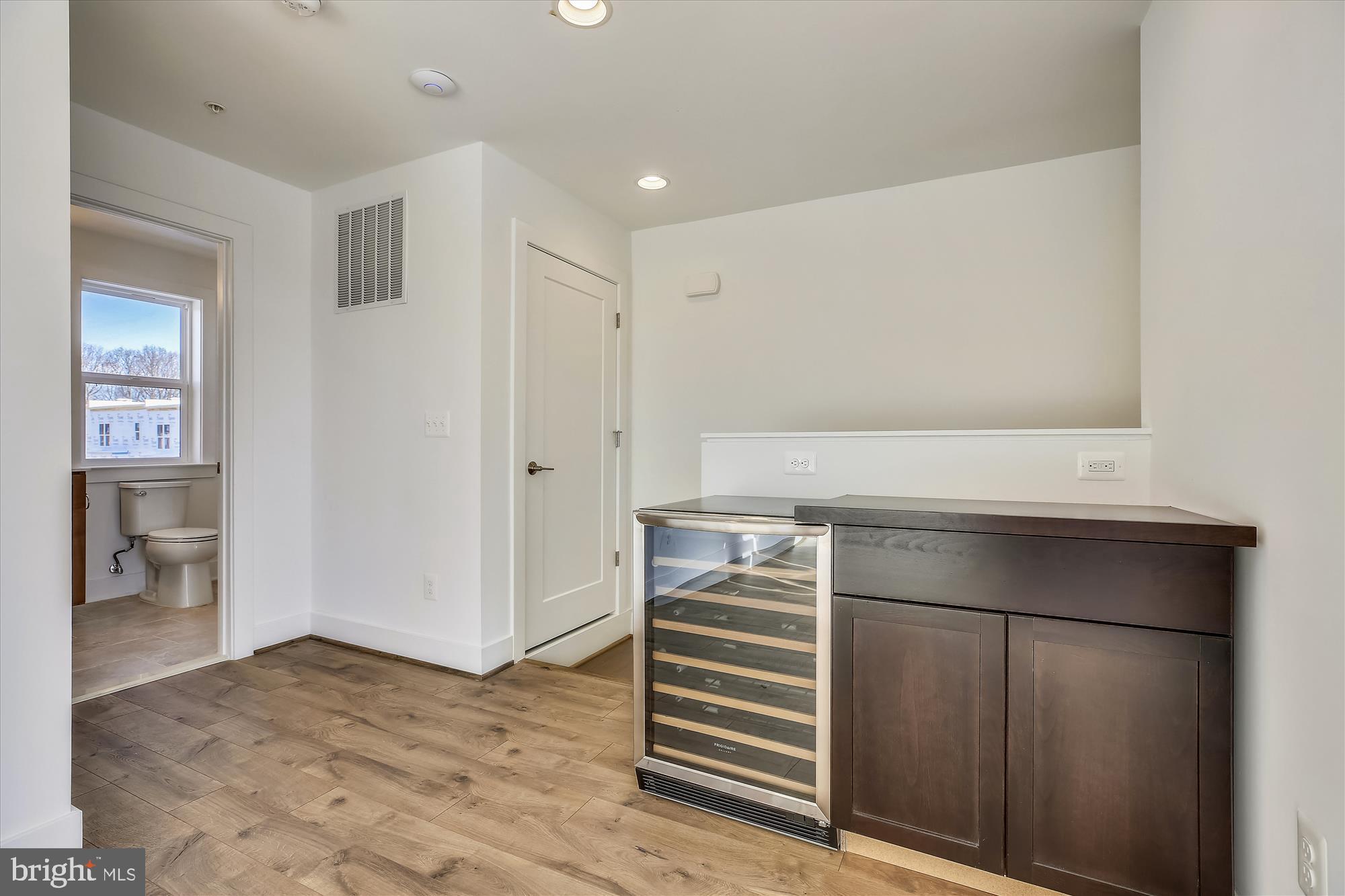 TOWER OAKS - Residential