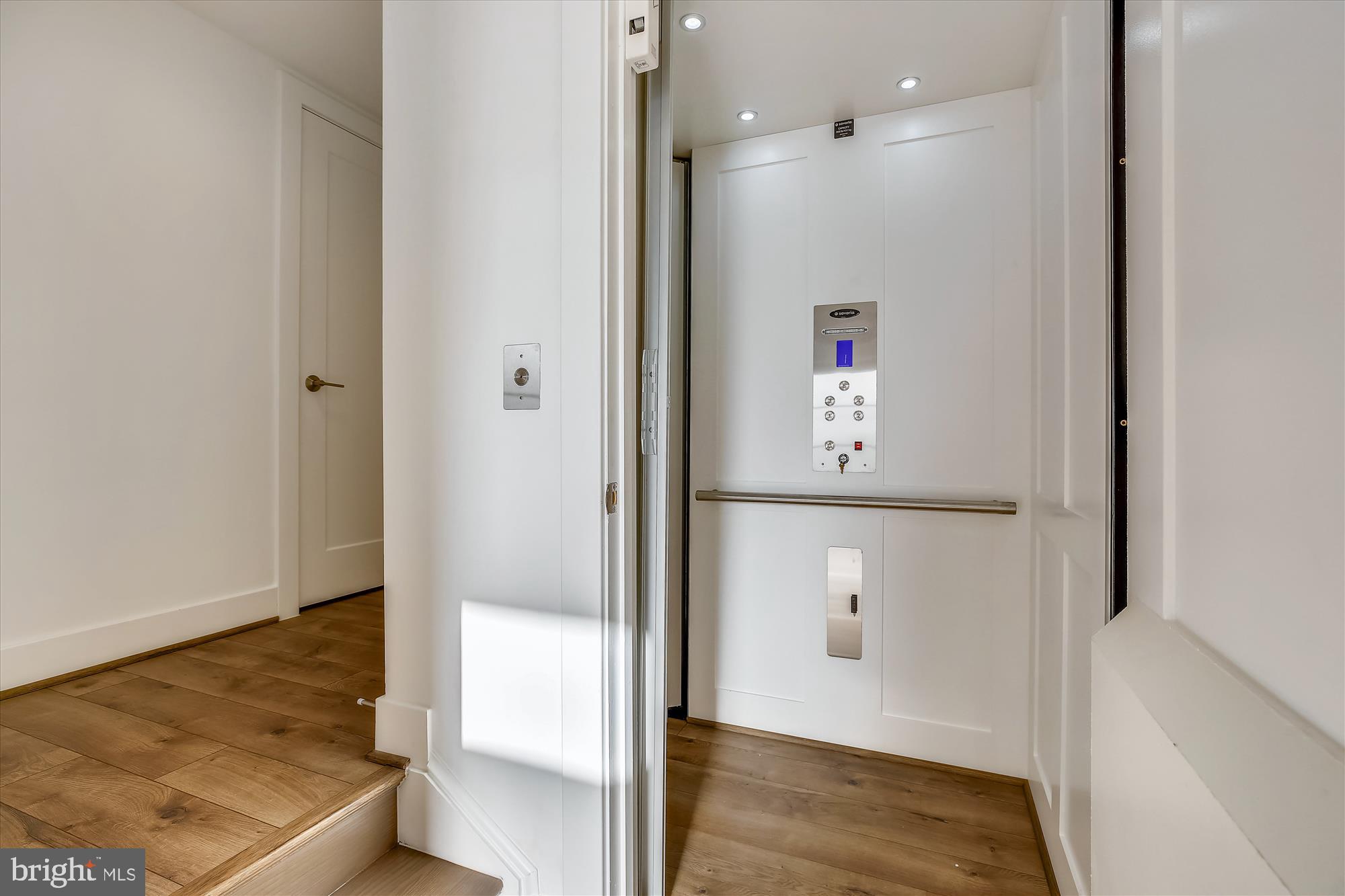 TOWER OAKS - Residential