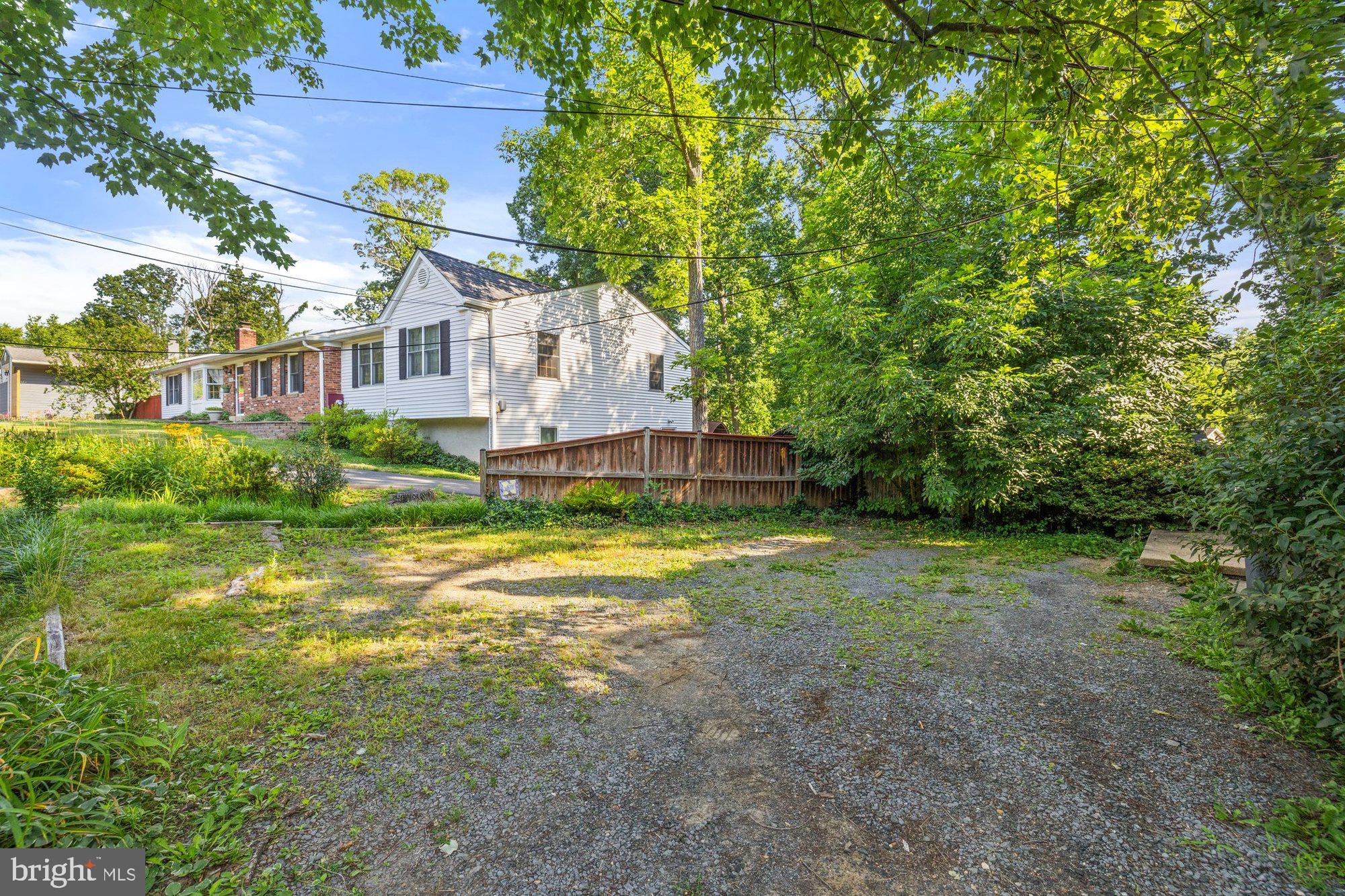 WAPLES MILL - Residential