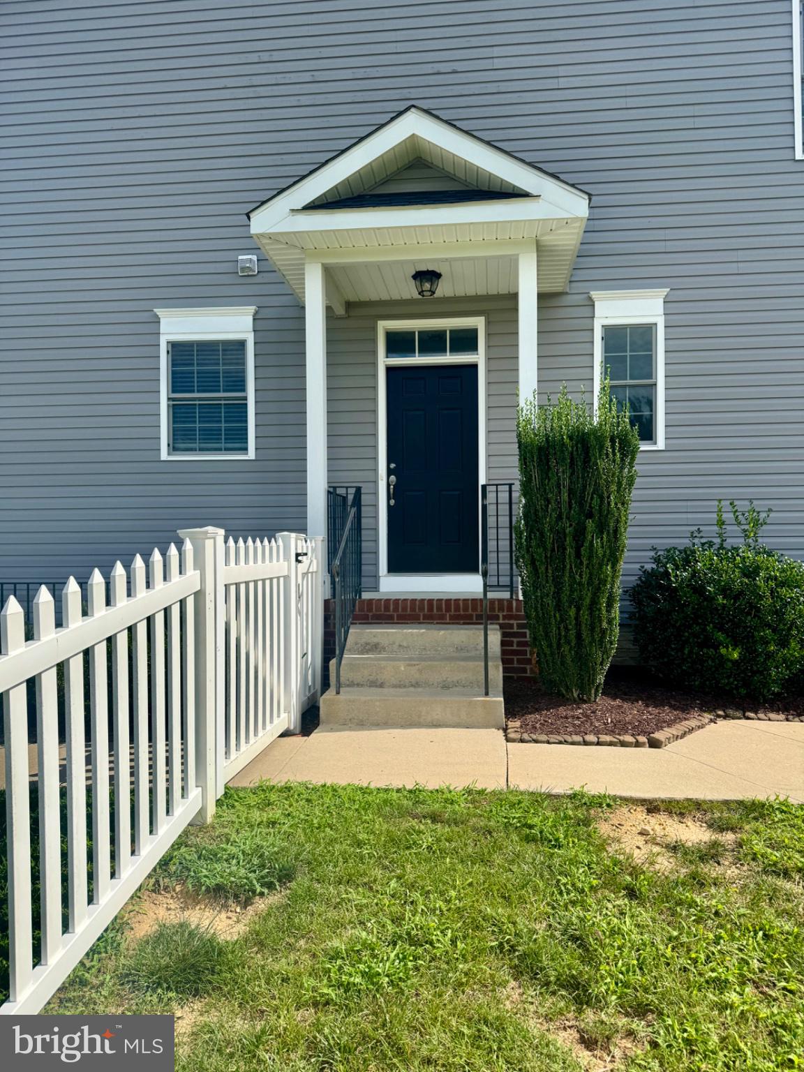 1005 CLOVER CIRCLE