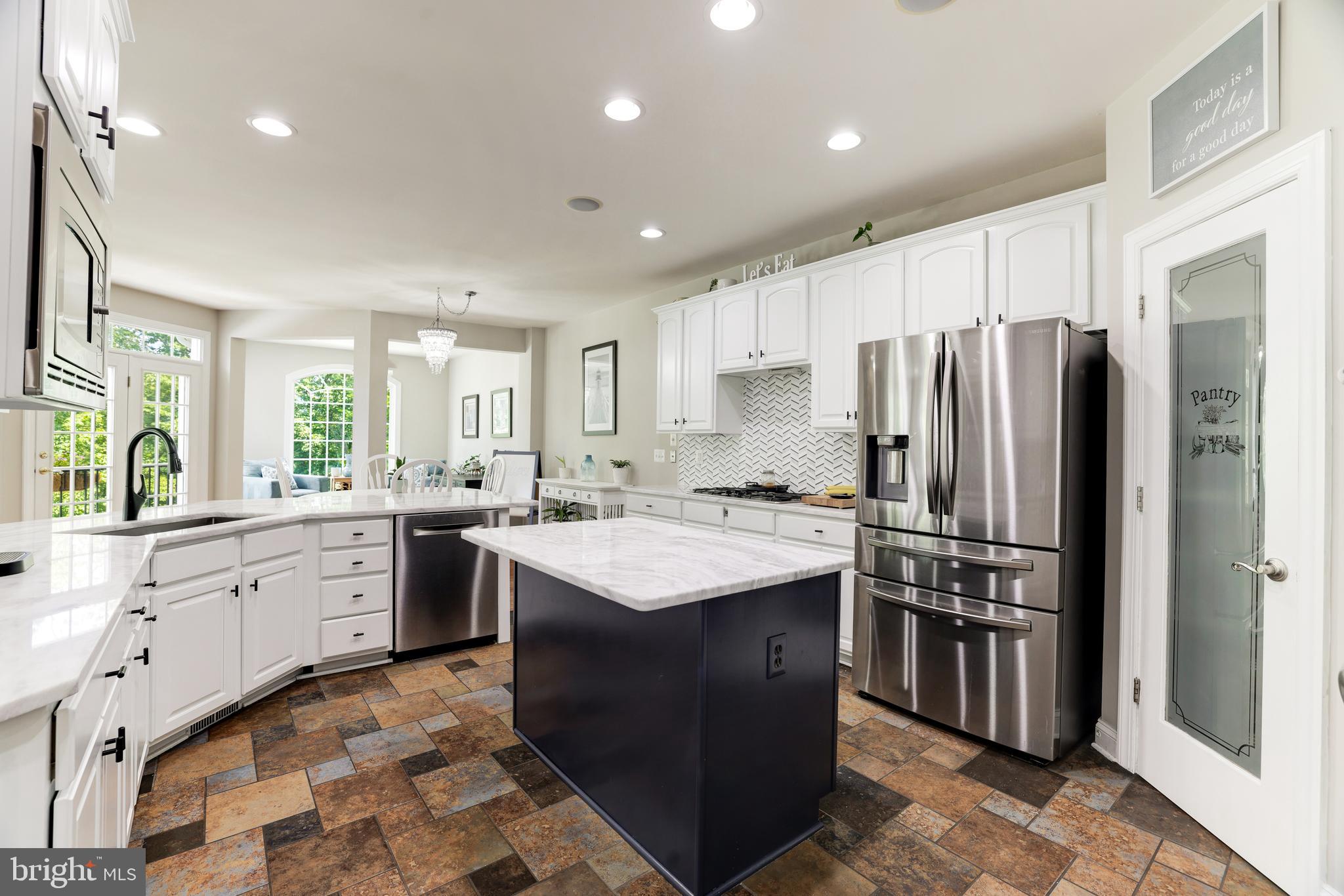 LANSDOWNE ON THE POTOMAC - Residential