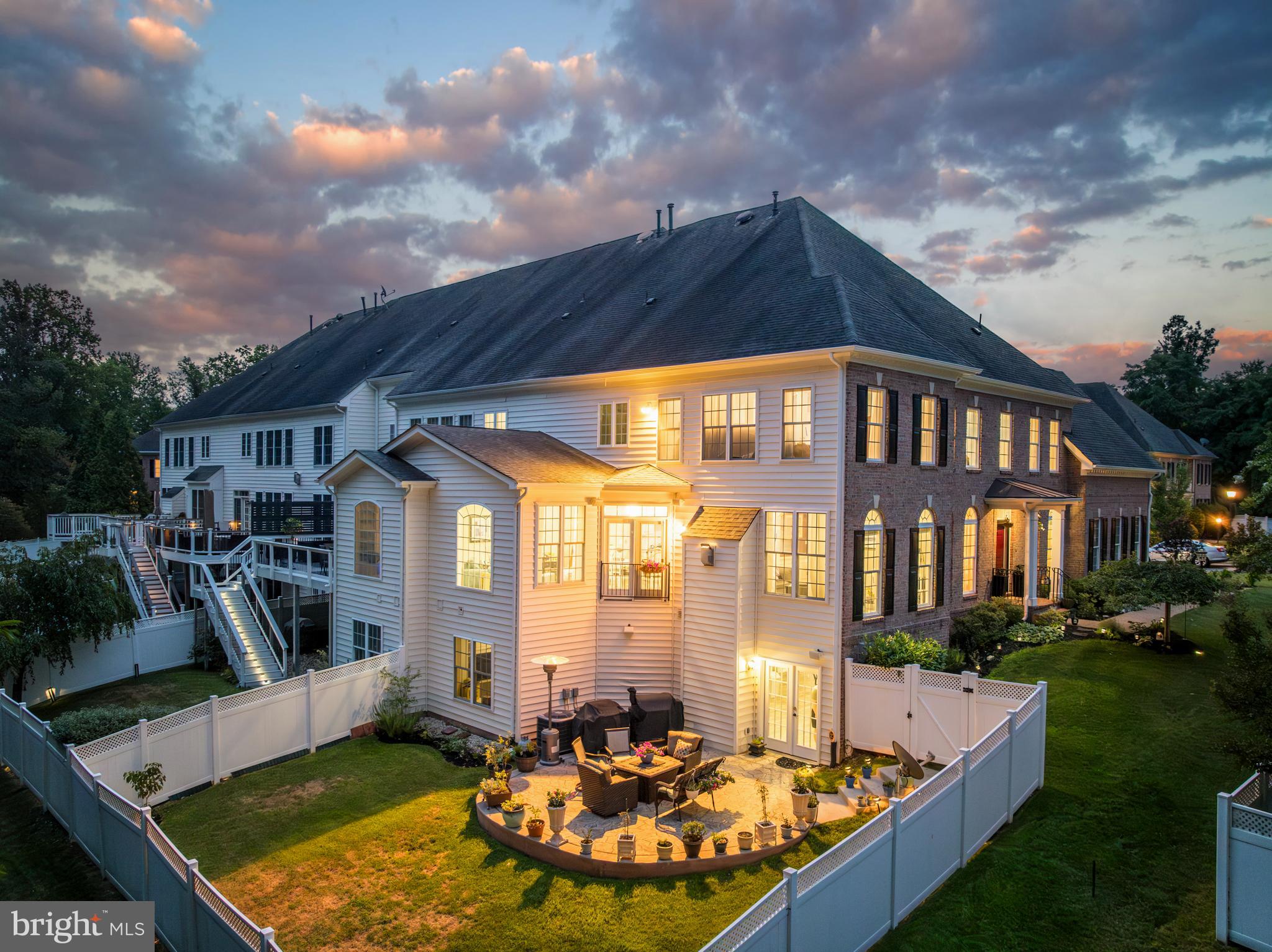 LANSDOWNE ON THE POTOMAC - Residential