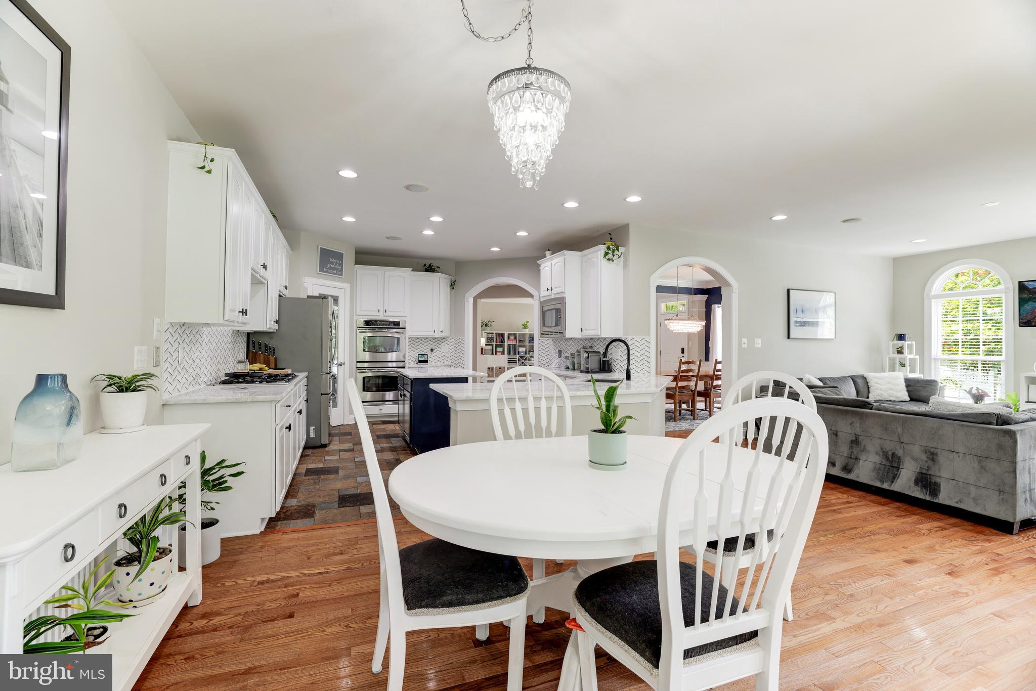 LANSDOWNE ON THE POTOMAC - Residential