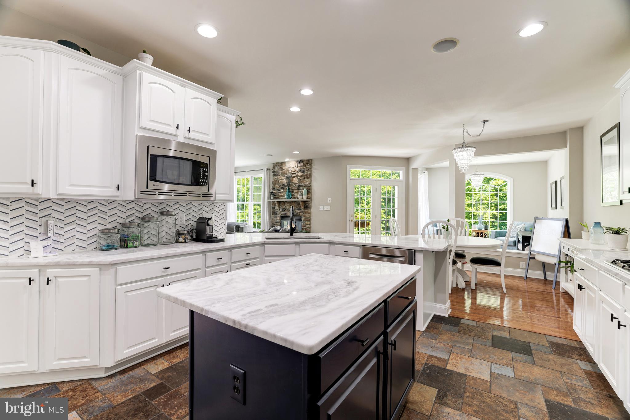 LANSDOWNE ON THE POTOMAC - Residential