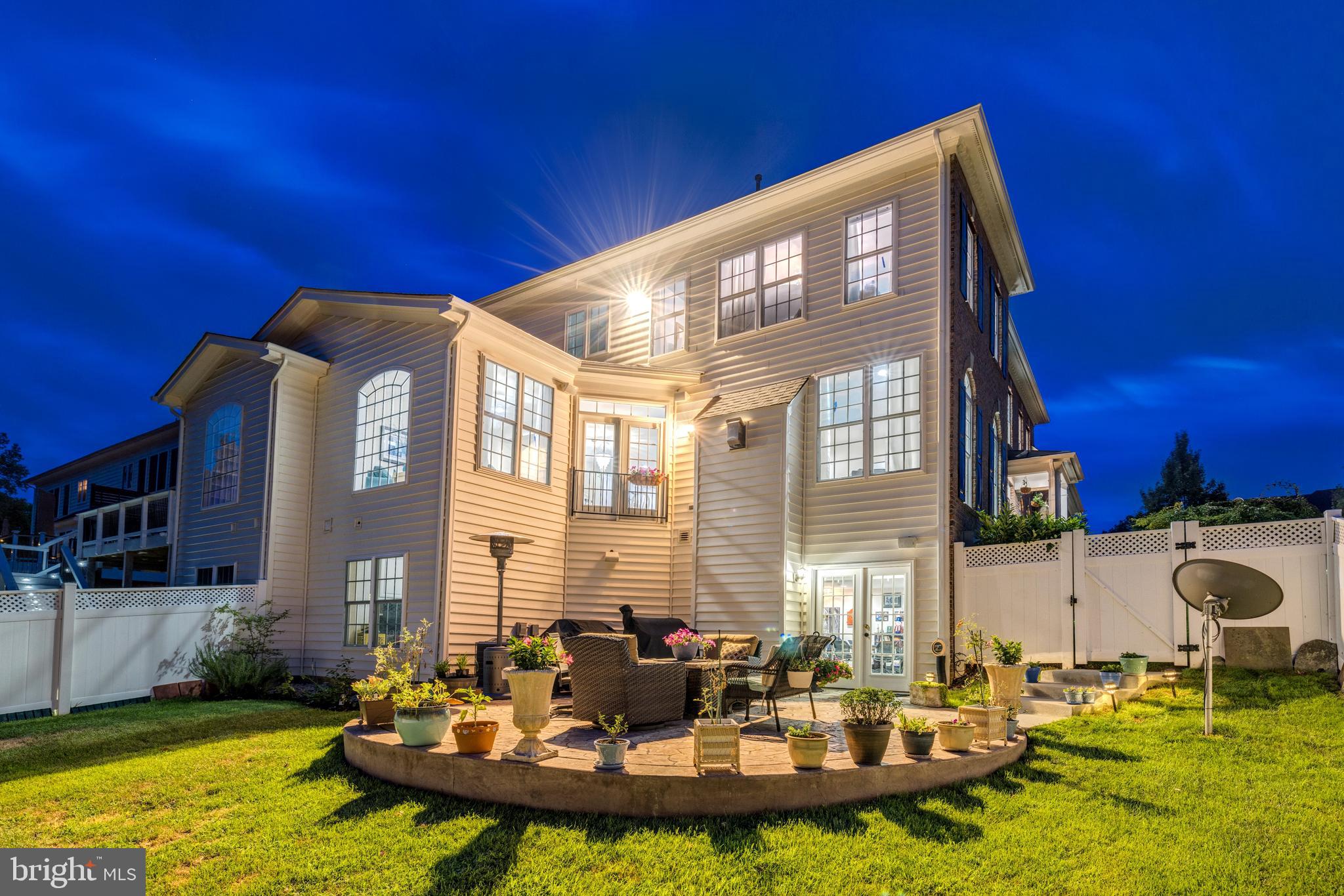 LANSDOWNE ON THE POTOMAC - Residential