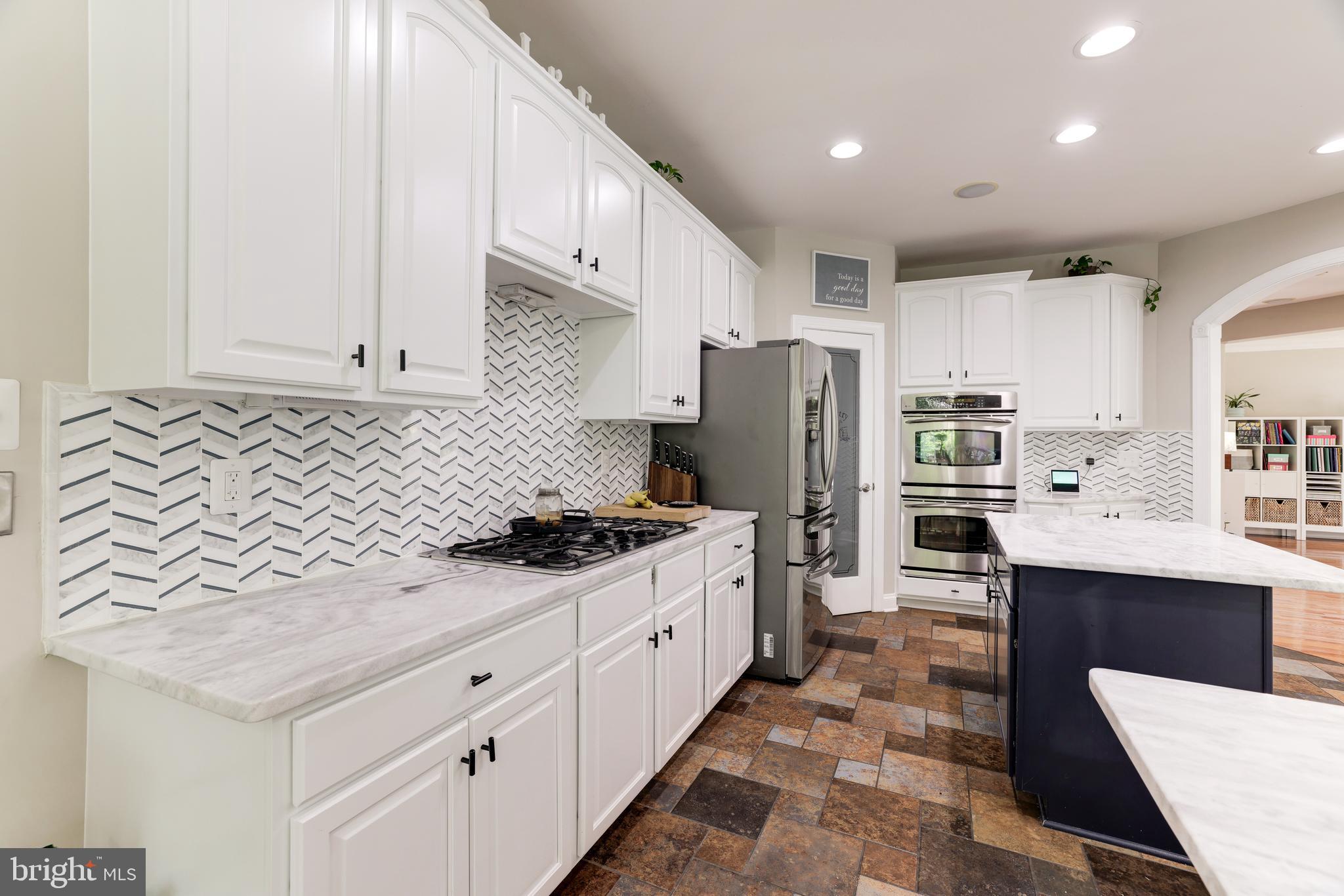 LANSDOWNE ON THE POTOMAC - Residential