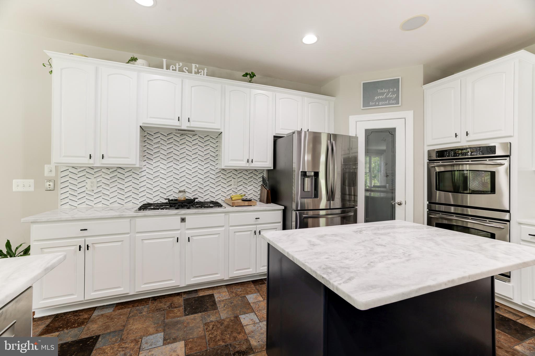 LANSDOWNE ON THE POTOMAC - Residential