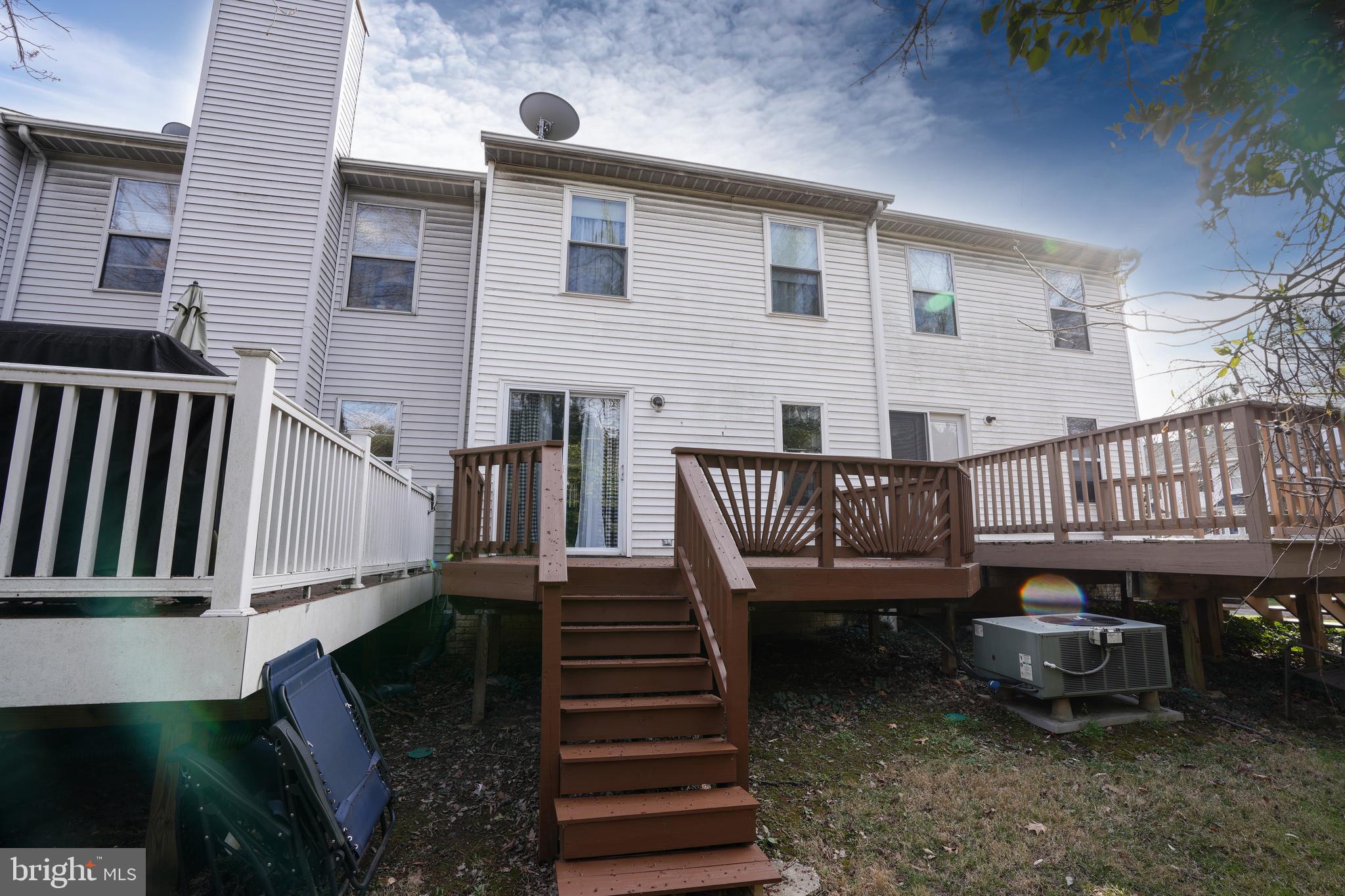 RIVERCHASE - Residential