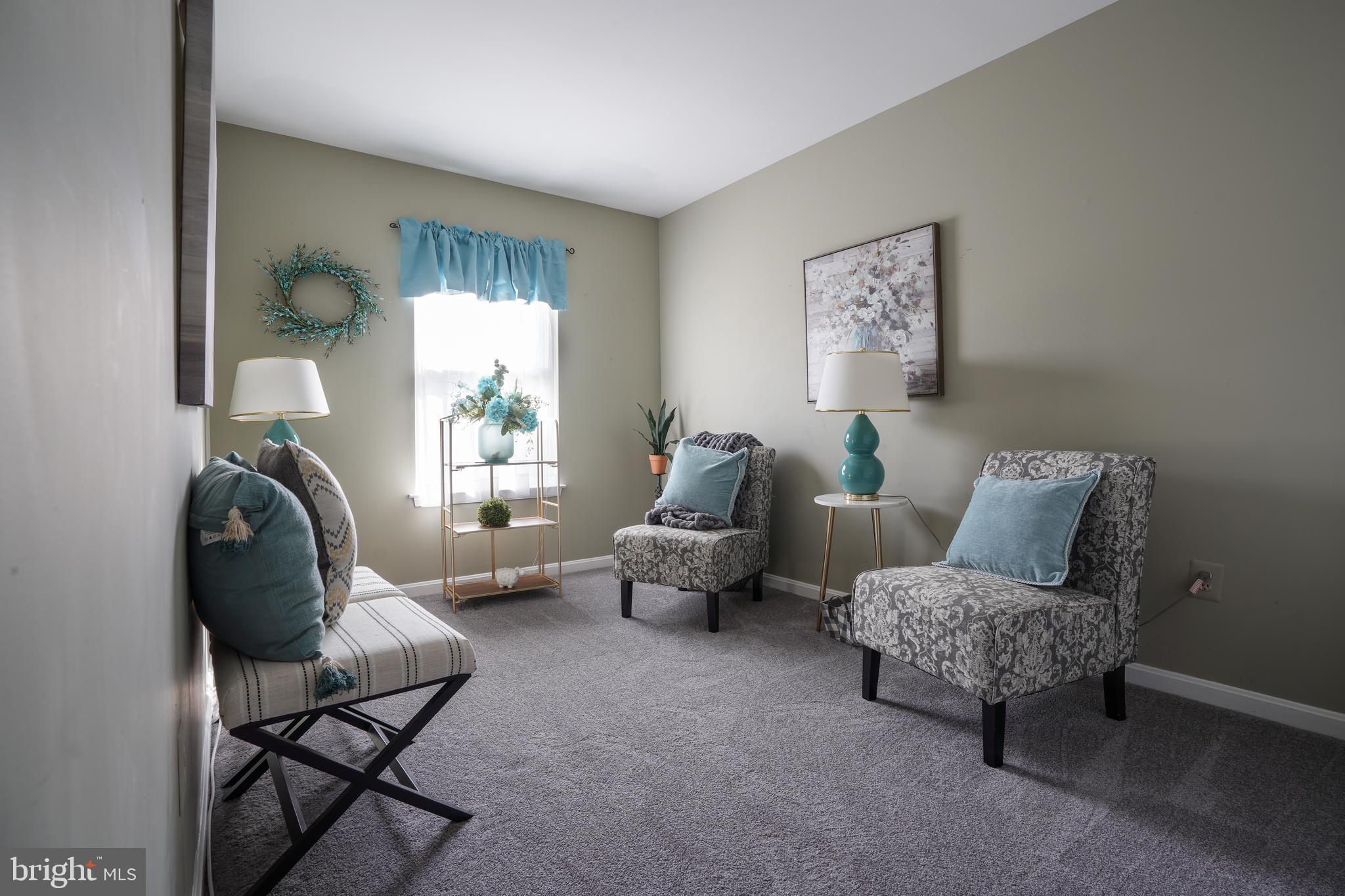 RIVERCHASE - Residential