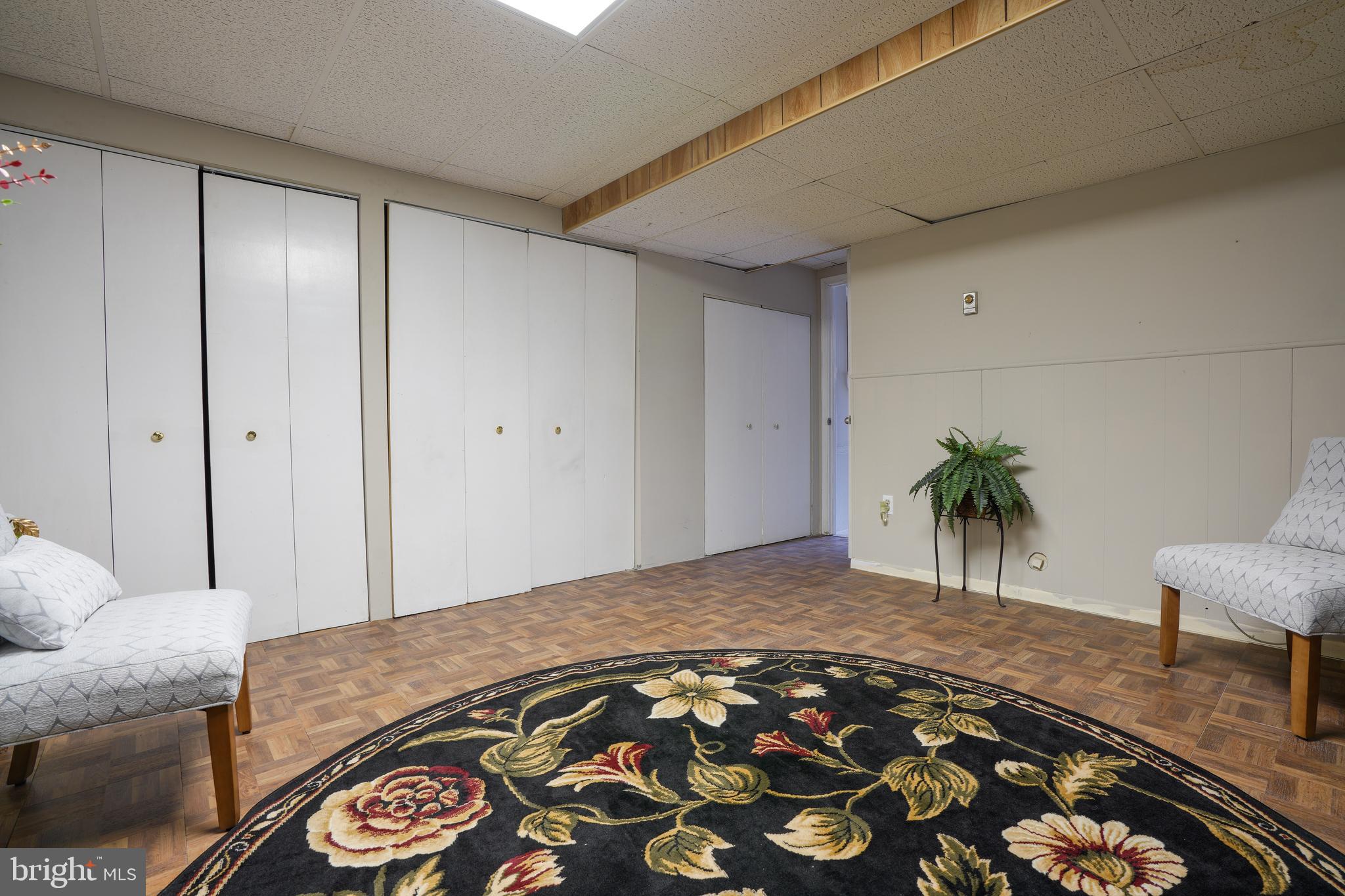 RIVERCHASE - Residential