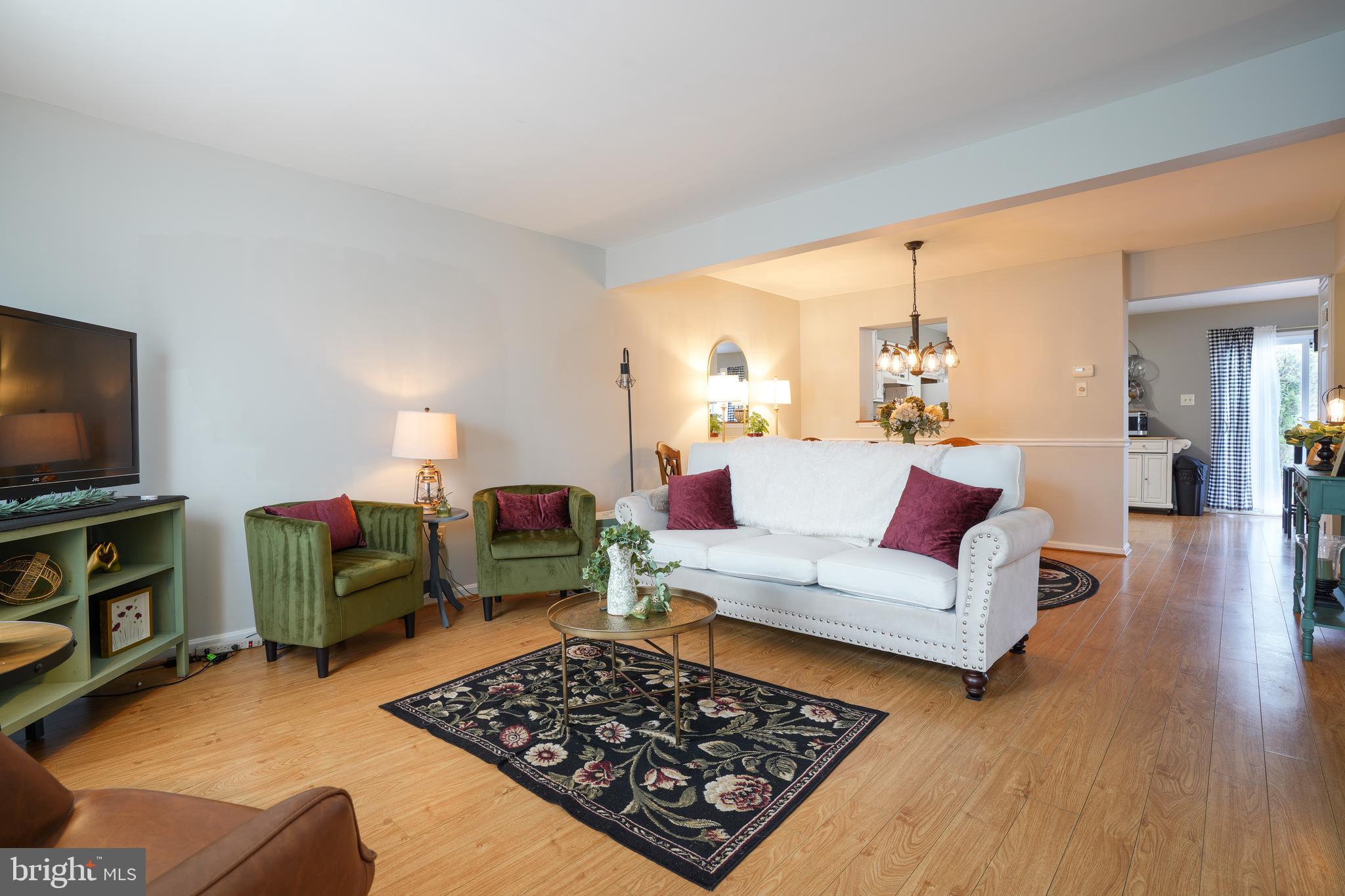 RIVERCHASE - Residential