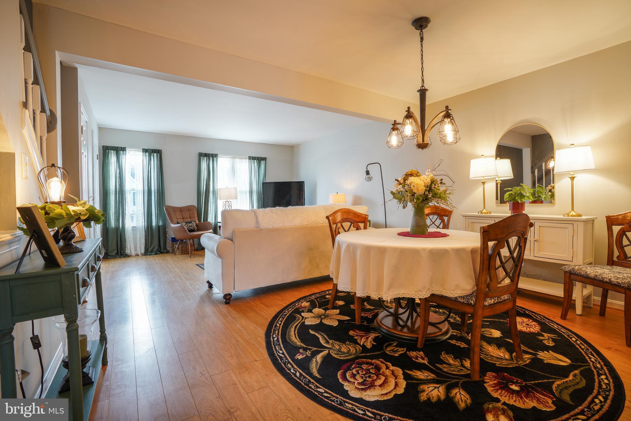 RIVERCHASE - Residential