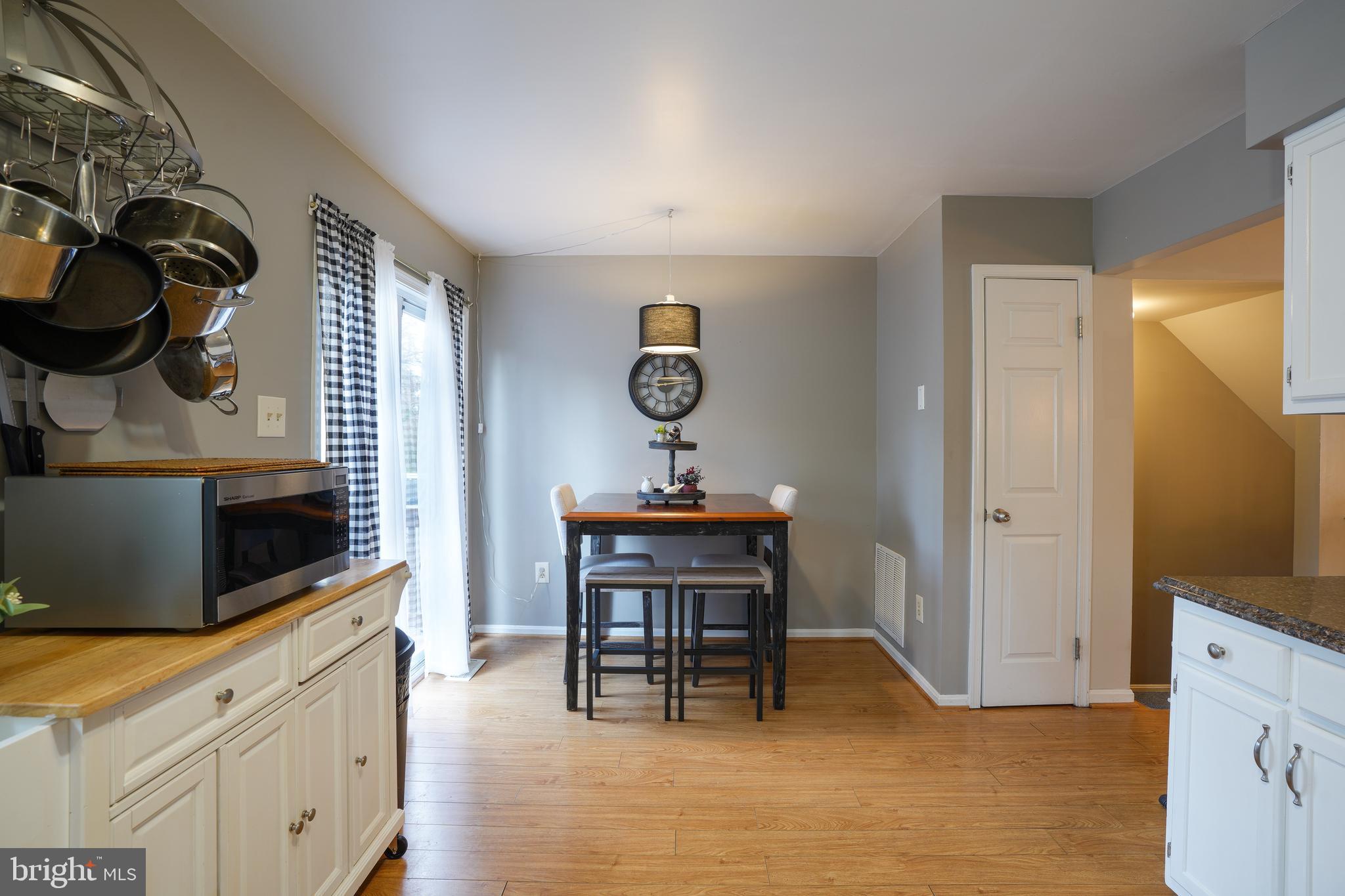 RIVERCHASE - Residential