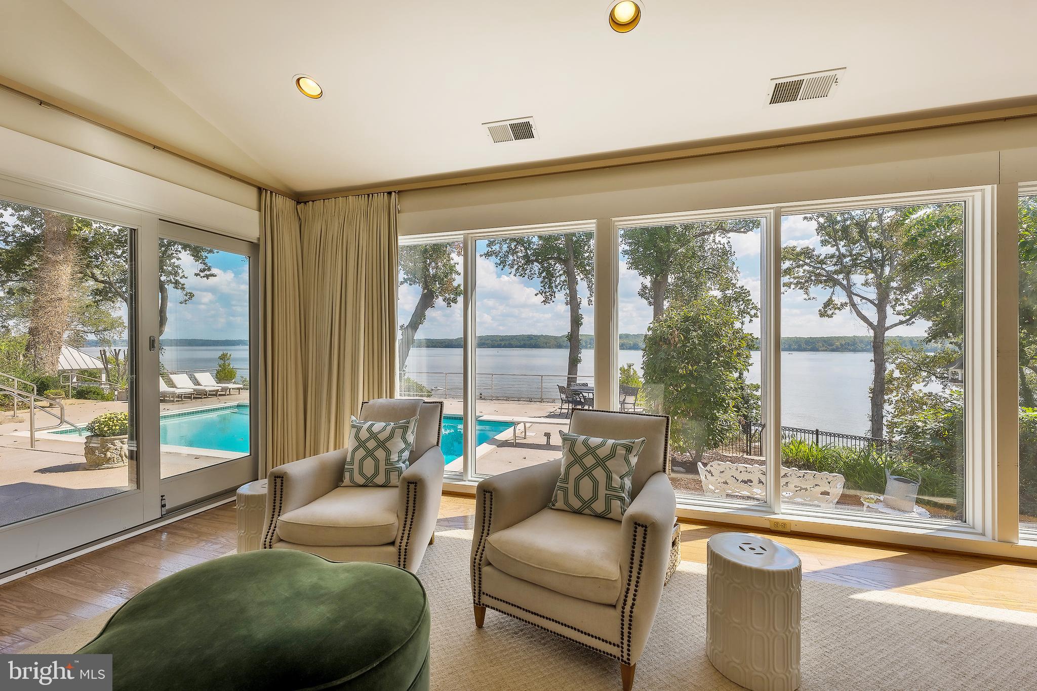 BELLE RIVE - Residential