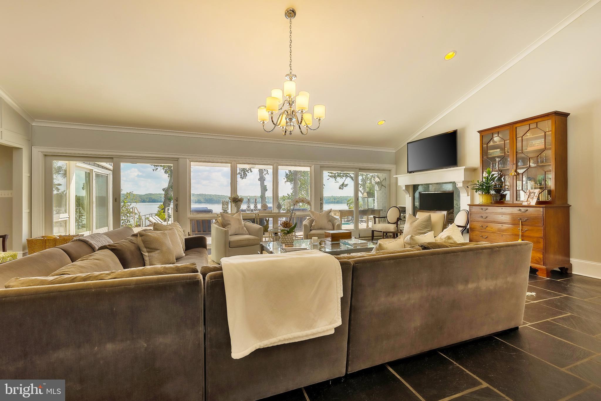 BELLE RIVE - Residential