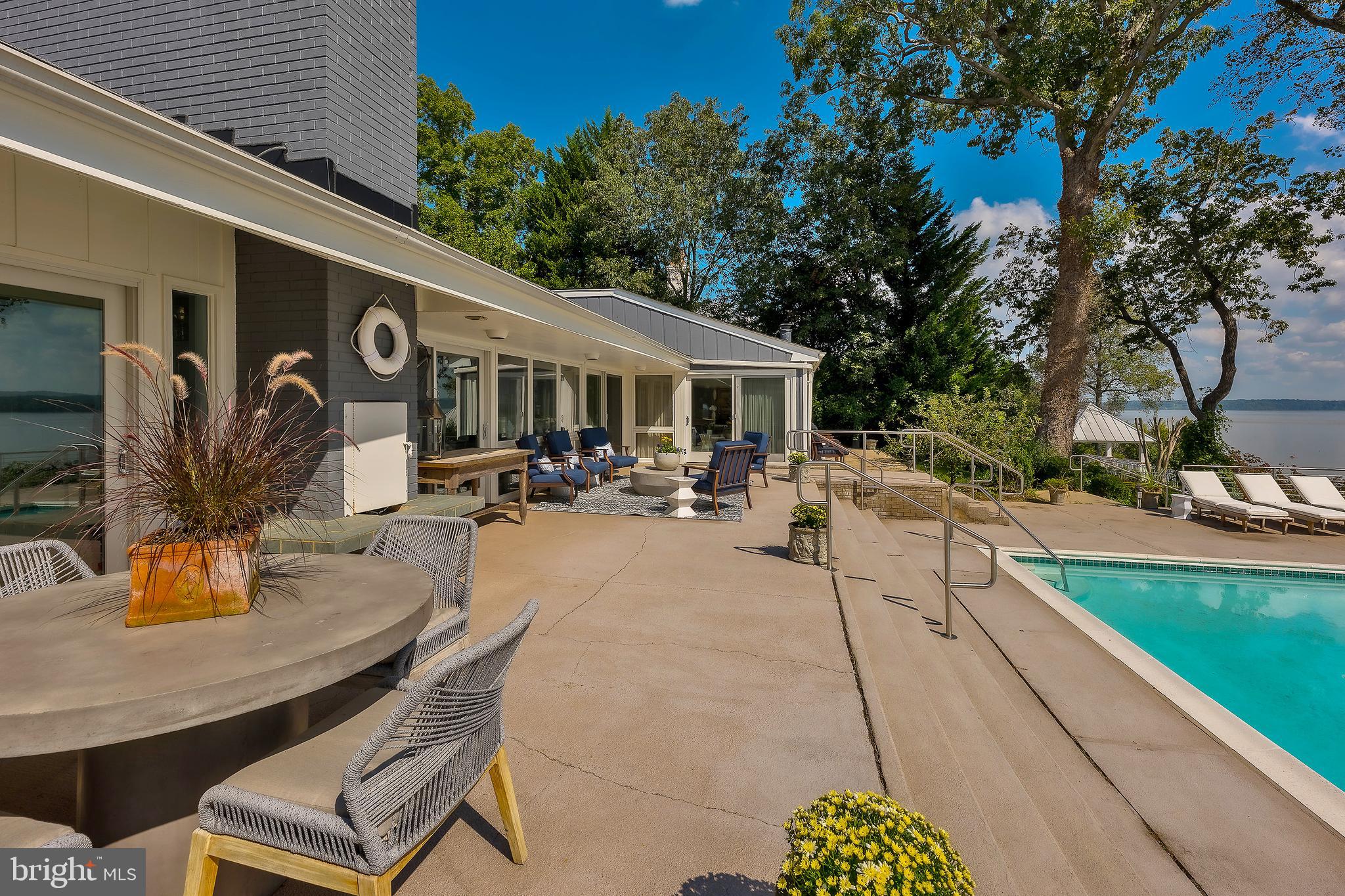 BELLE RIVE - Residential