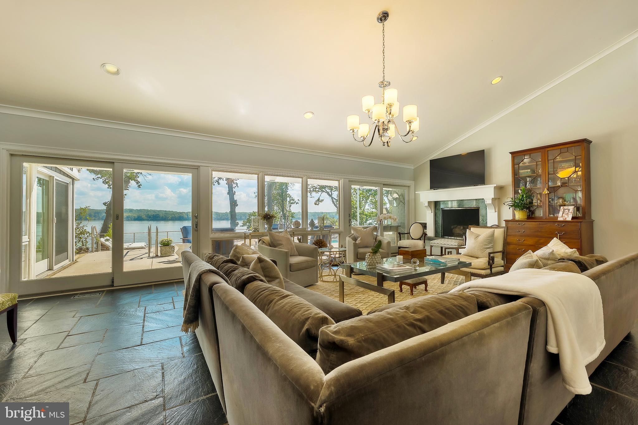 BELLE RIVE - Residential