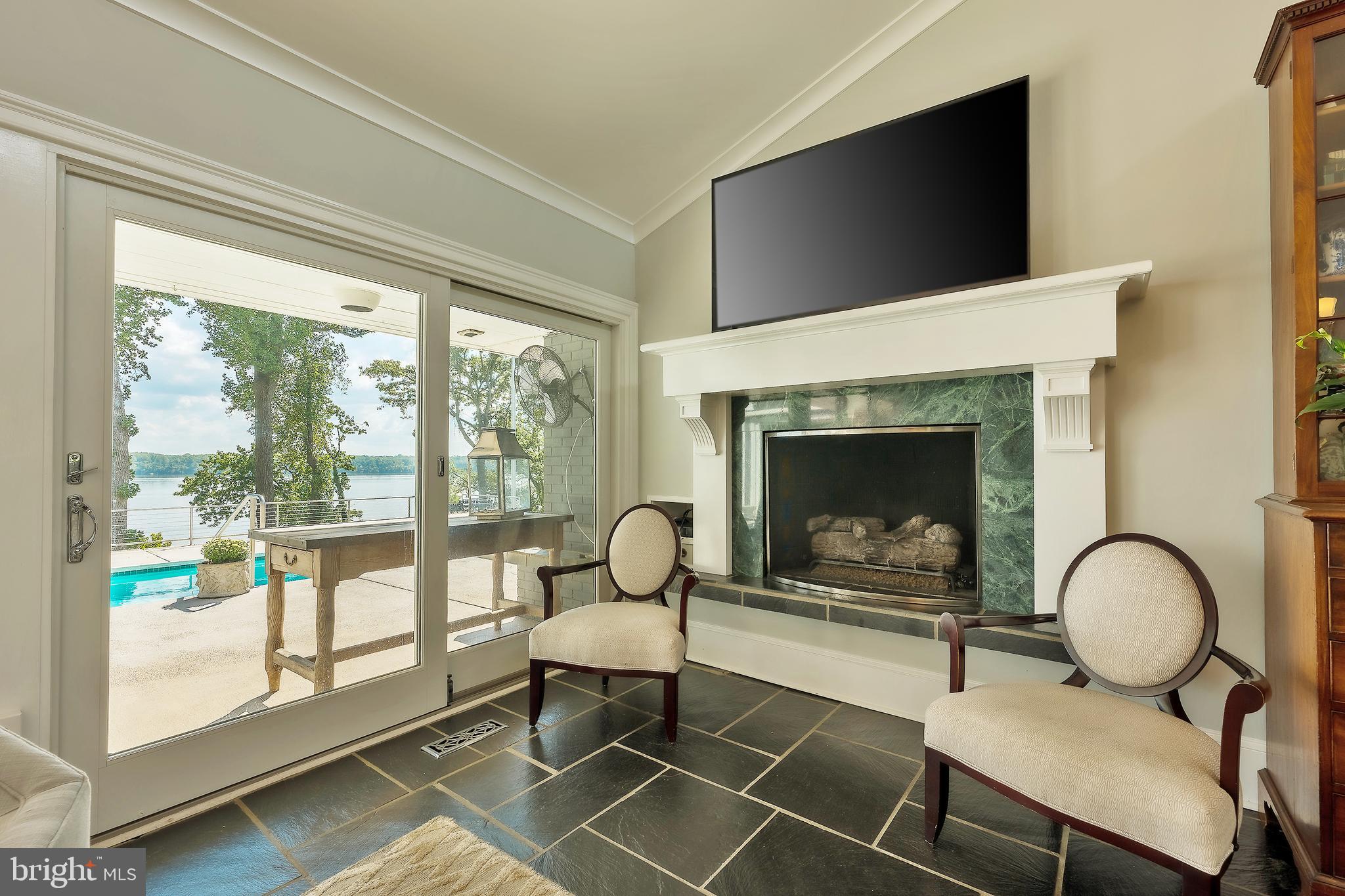 BELLE RIVE - Residential