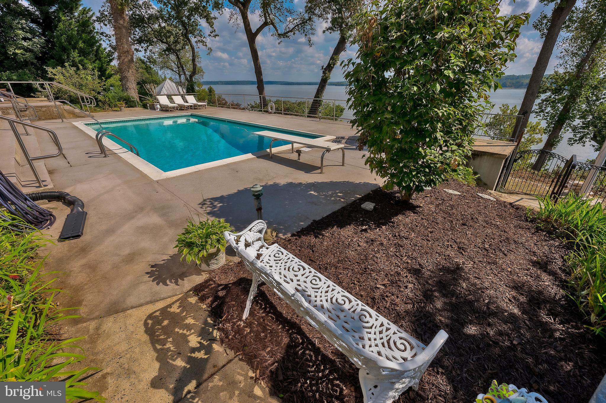 BELLE RIVE - Residential