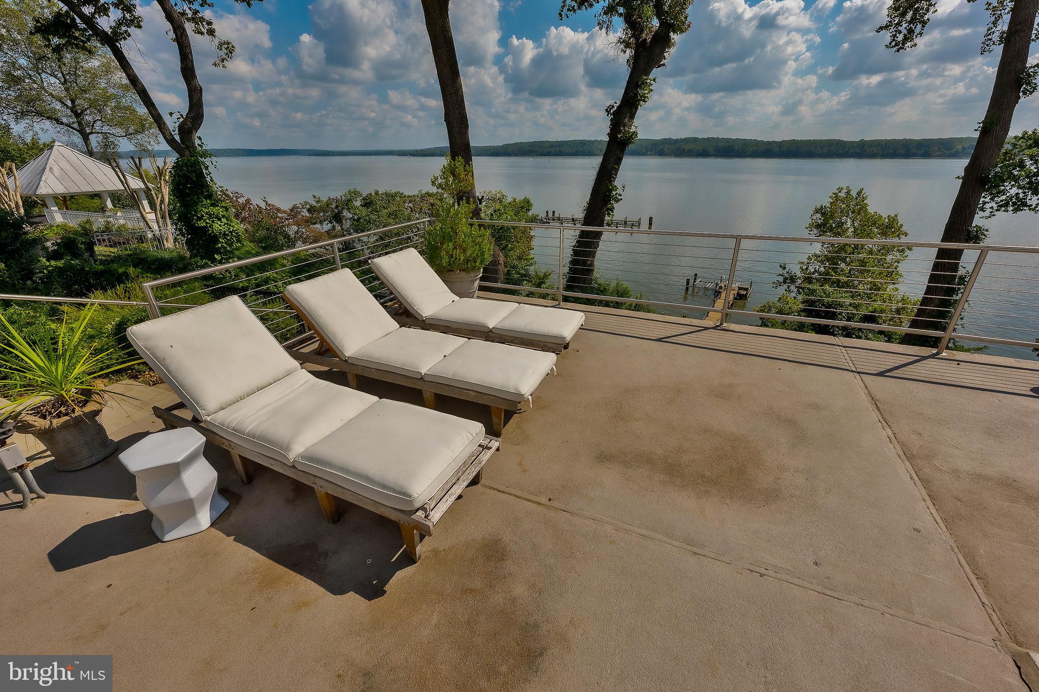 BELLE RIVE - Residential