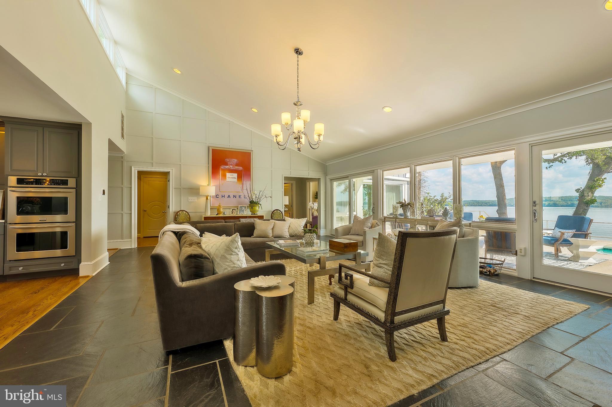 BELLE RIVE - Residential