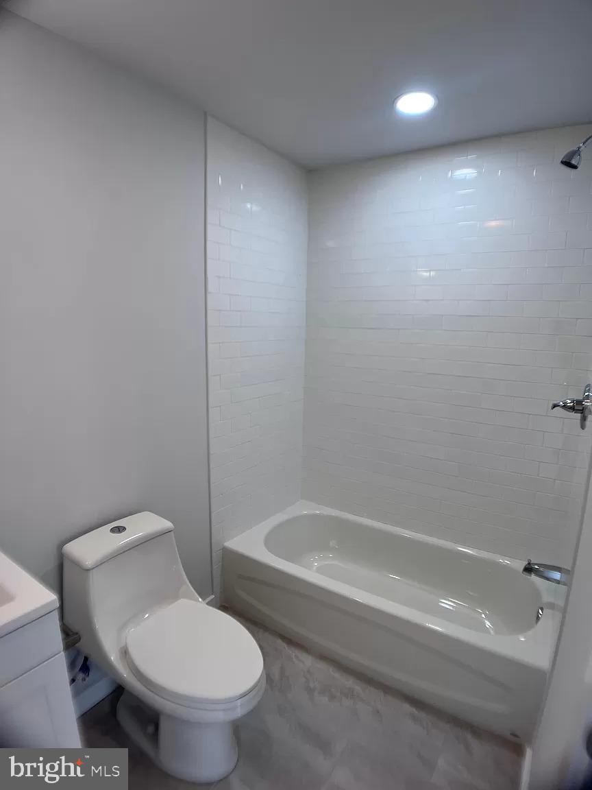 OLDE KENSINGTON - Residential Lease