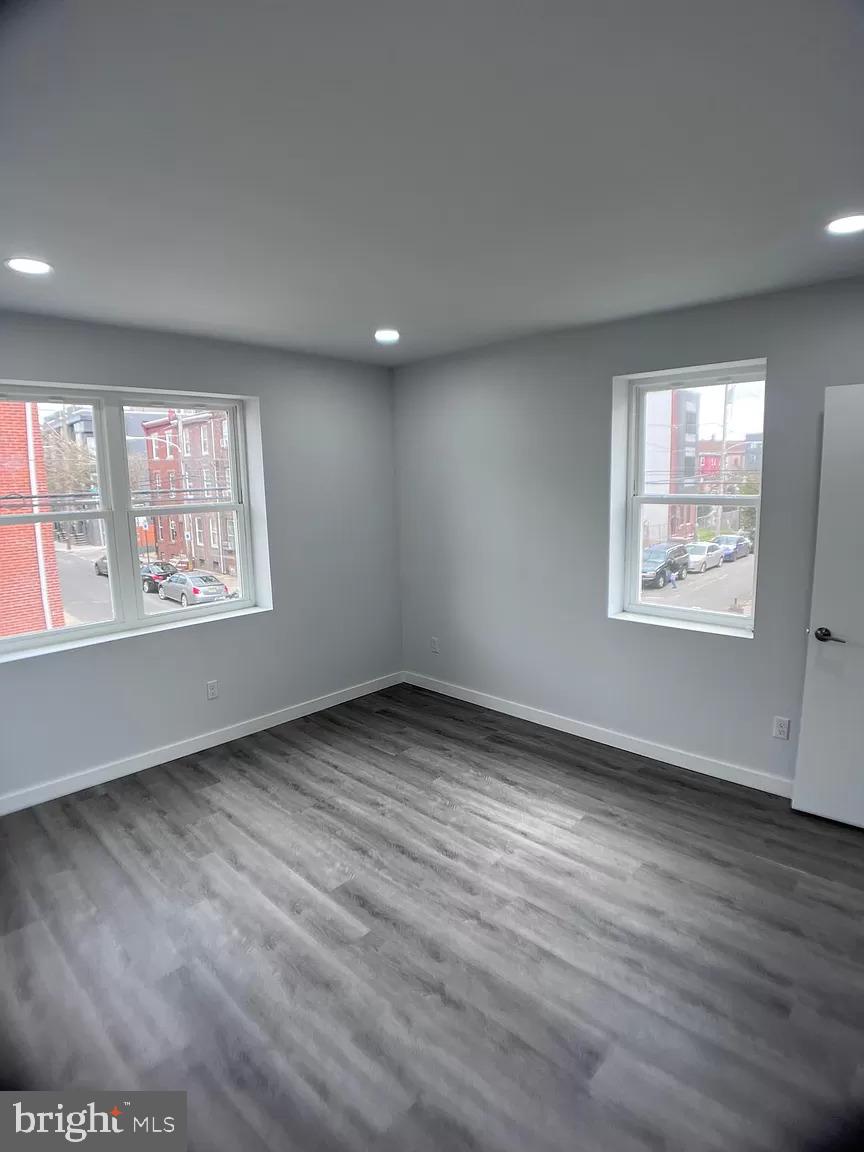 OLDE KENSINGTON - Residential Lease