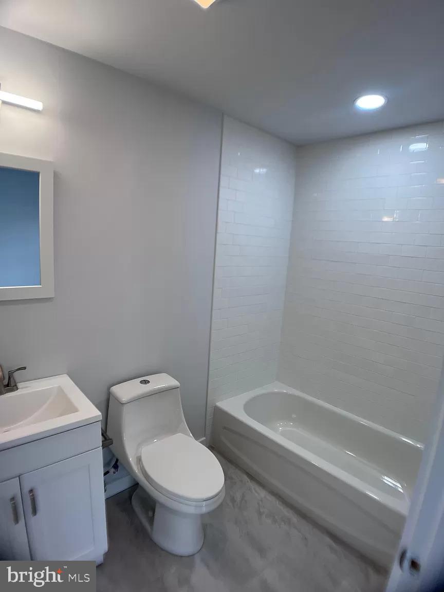 OLDE KENSINGTON - Residential Lease