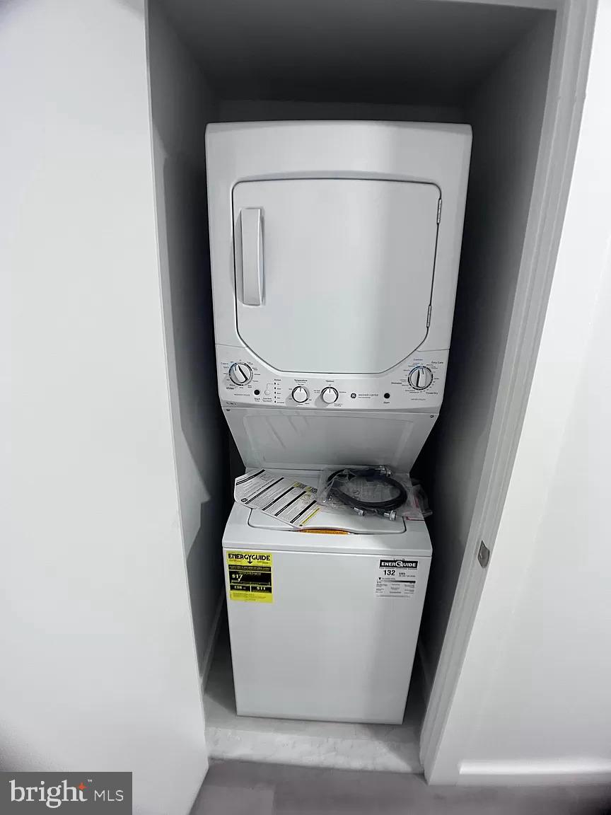 OLDE KENSINGTON - Residential Lease