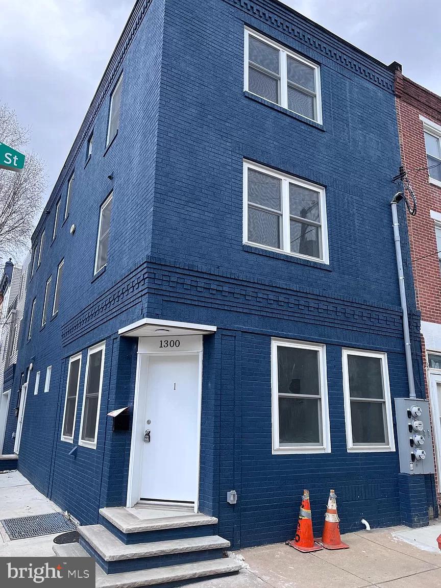 OLDE KENSINGTON - Residential Lease