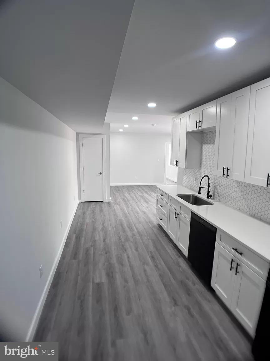 OLDE KENSINGTON - Residential Lease