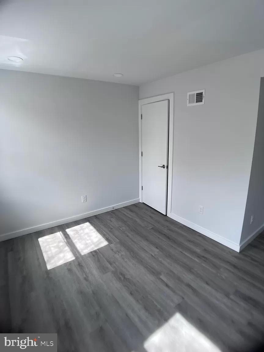 OLDE KENSINGTON - Residential Lease