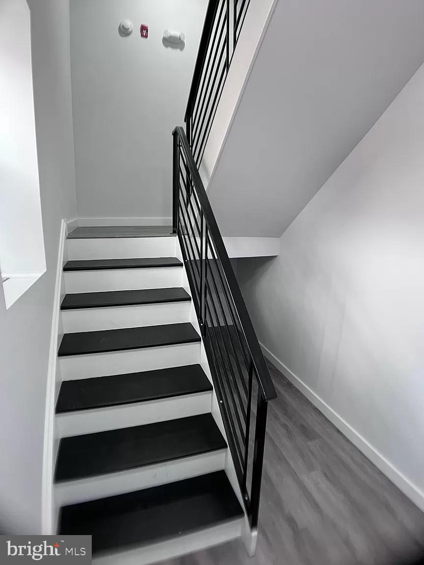 OLDE KENSINGTON - Residential Lease