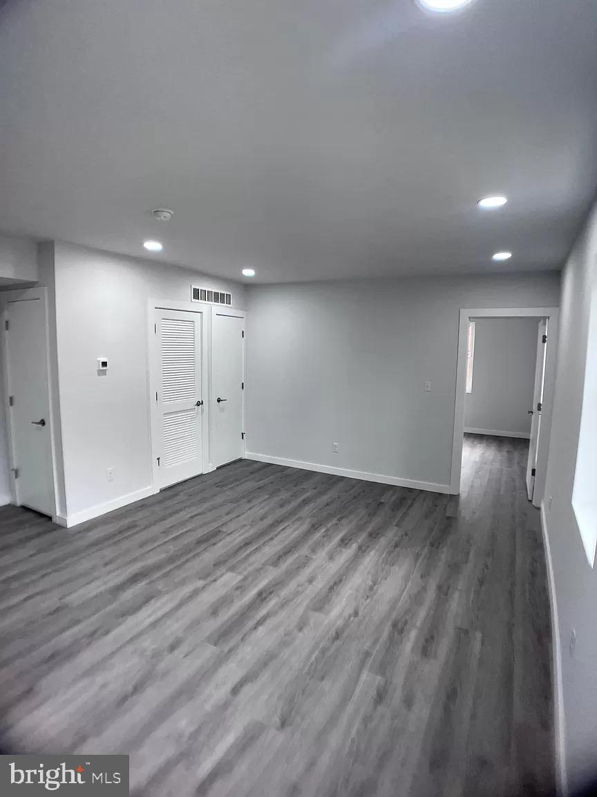 OLDE KENSINGTON - Residential Lease