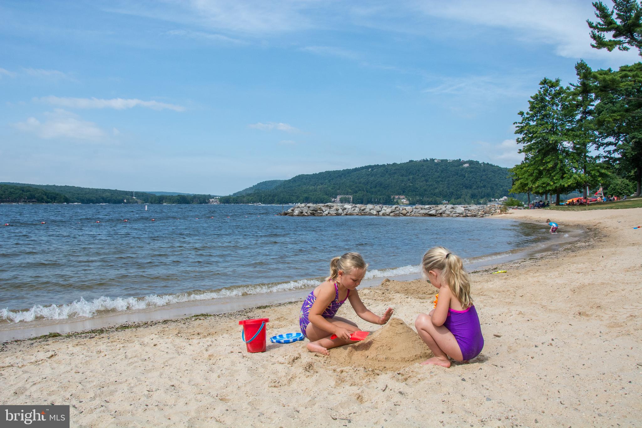 LAKE FOREST - Residential