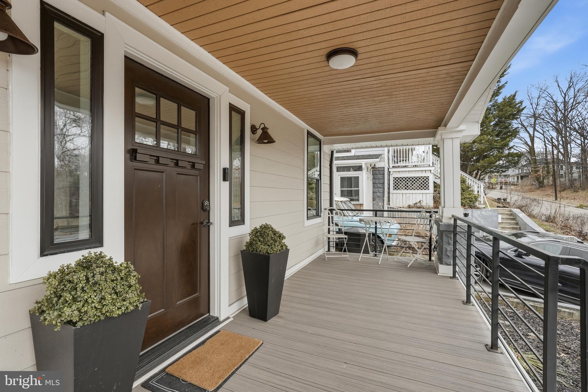 2211 FRANKLIN STREET NE