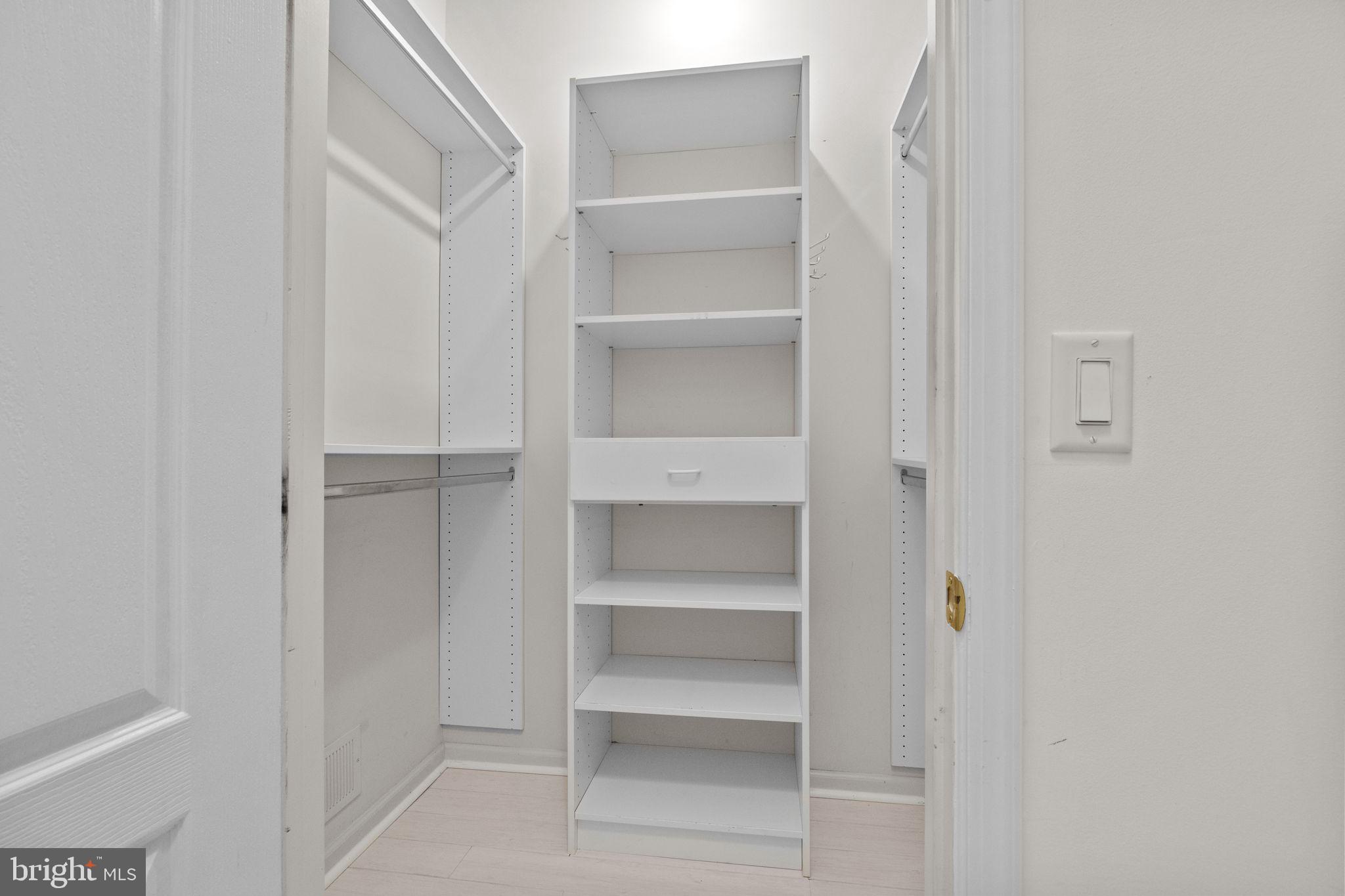 LEGACY OAKS - Residential