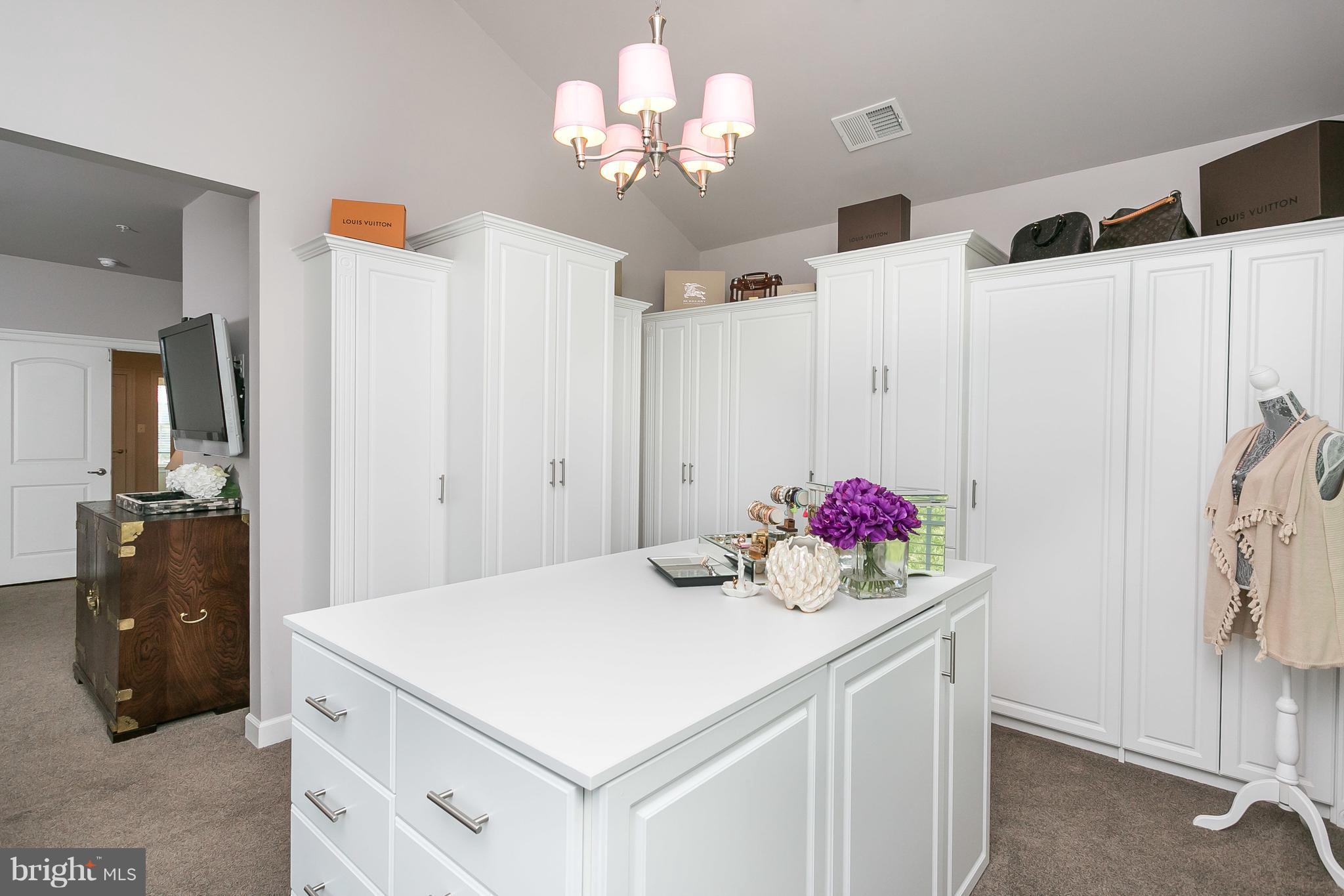 MEADOWVALE - Residential