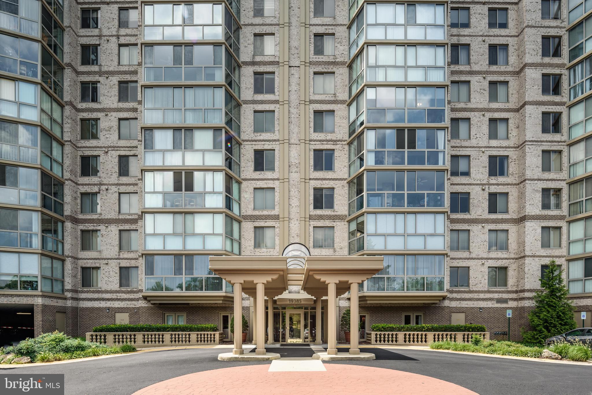 LANSDOWNE WOODS - Residential Lease