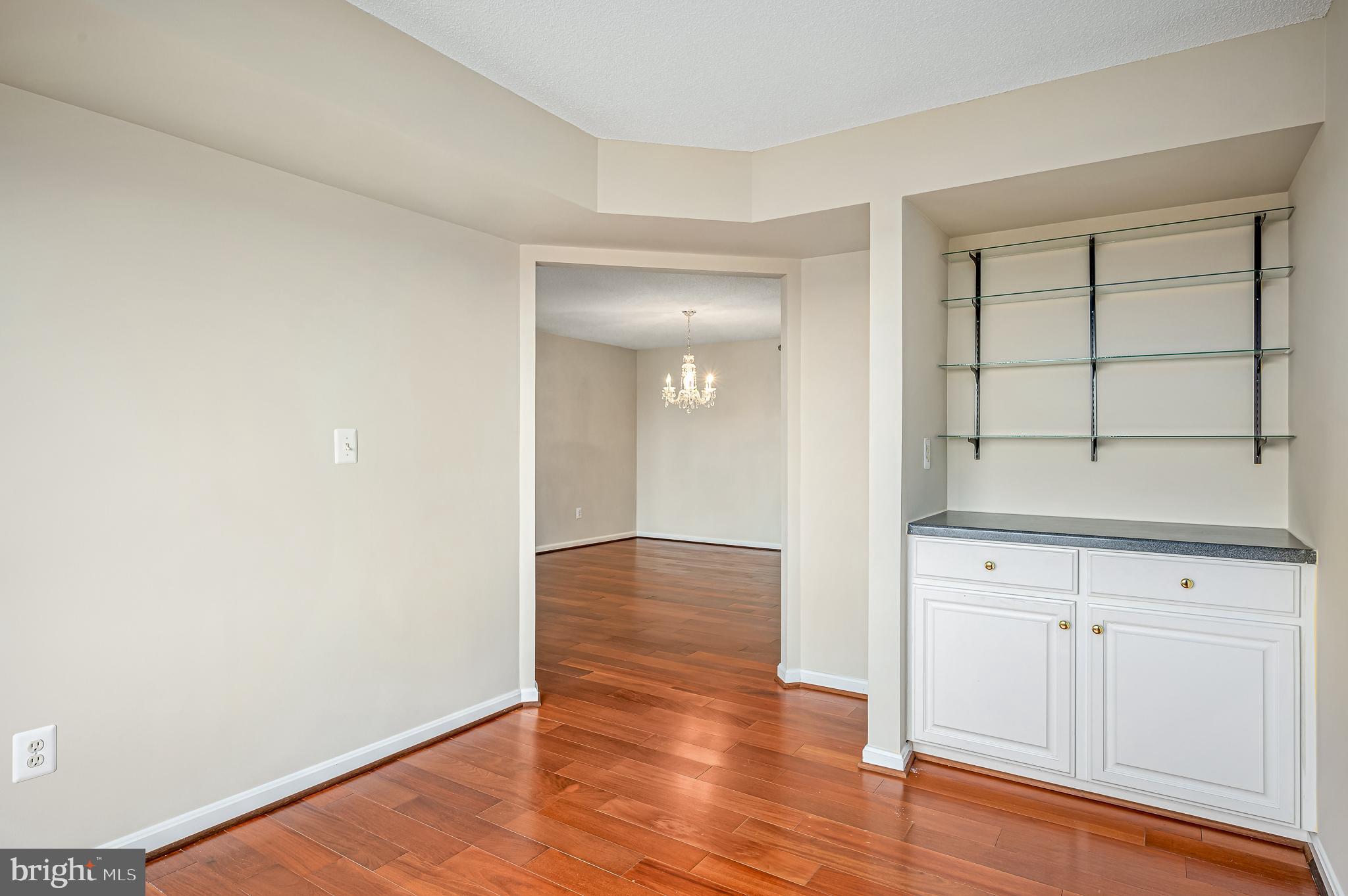 LANSDOWNE WOODS - Residential Lease