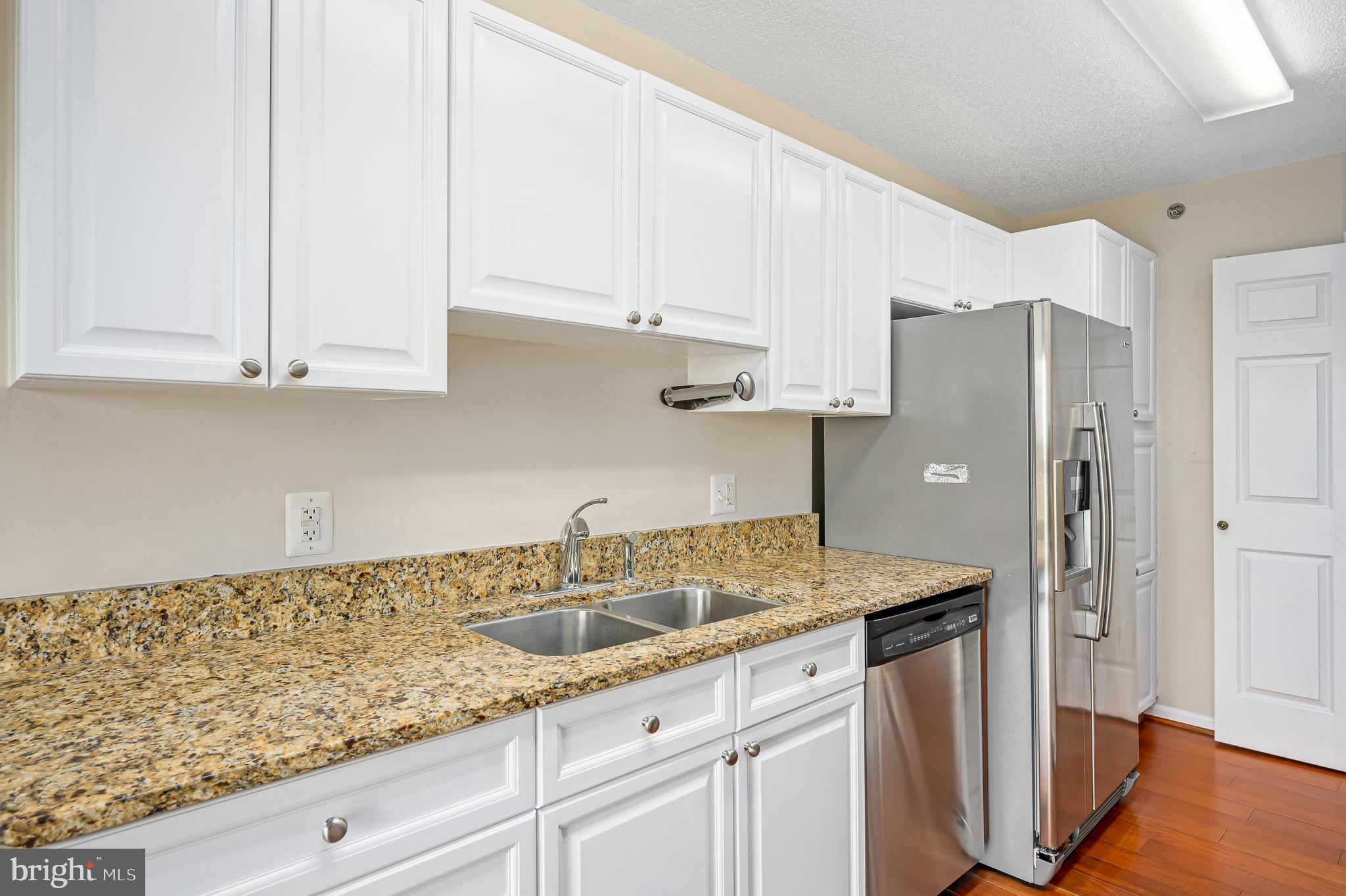 LANSDOWNE WOODS - Residential Lease